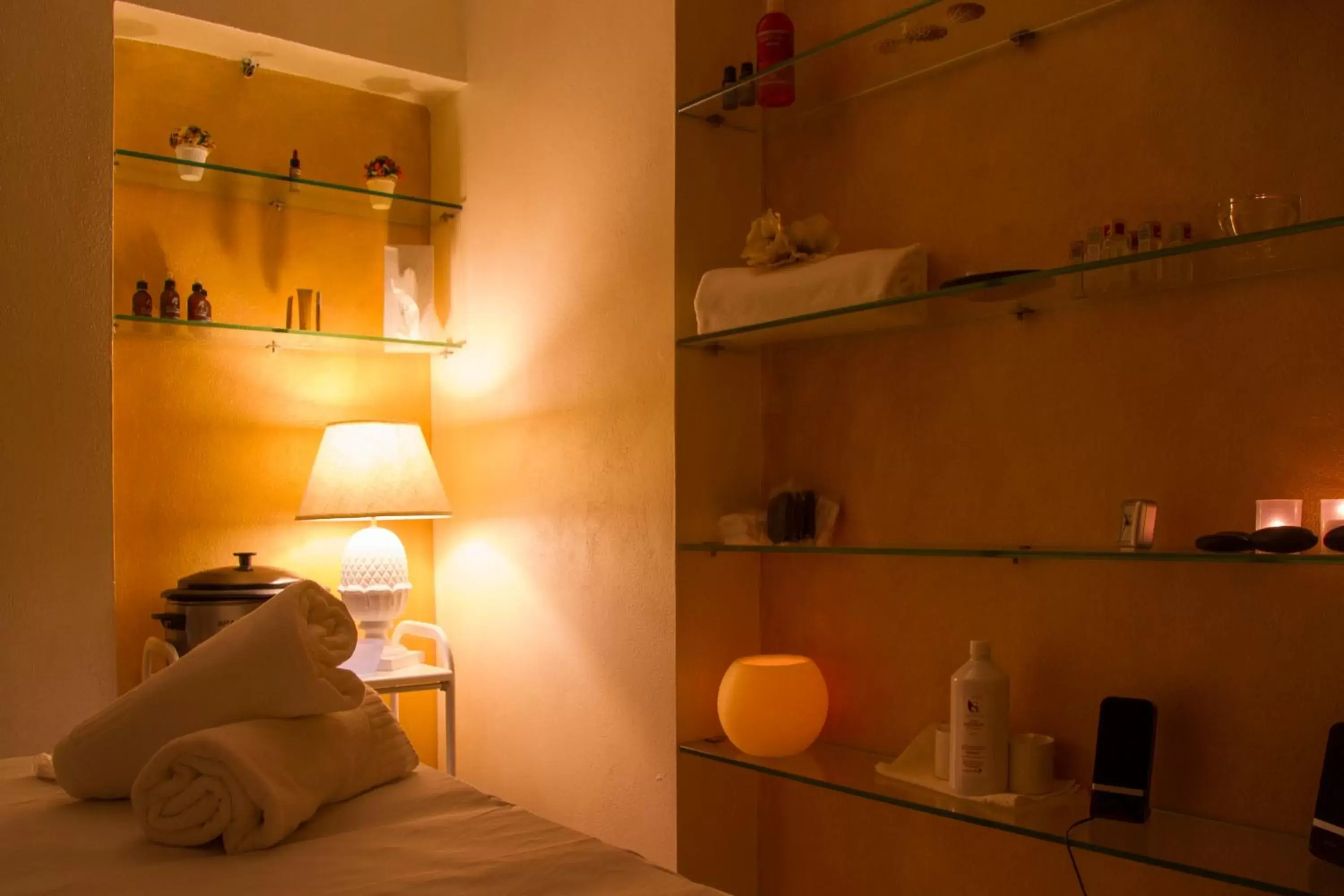 Massage, Bathroom in Tramas - Ospitalita' del Conte Hotel & Spa