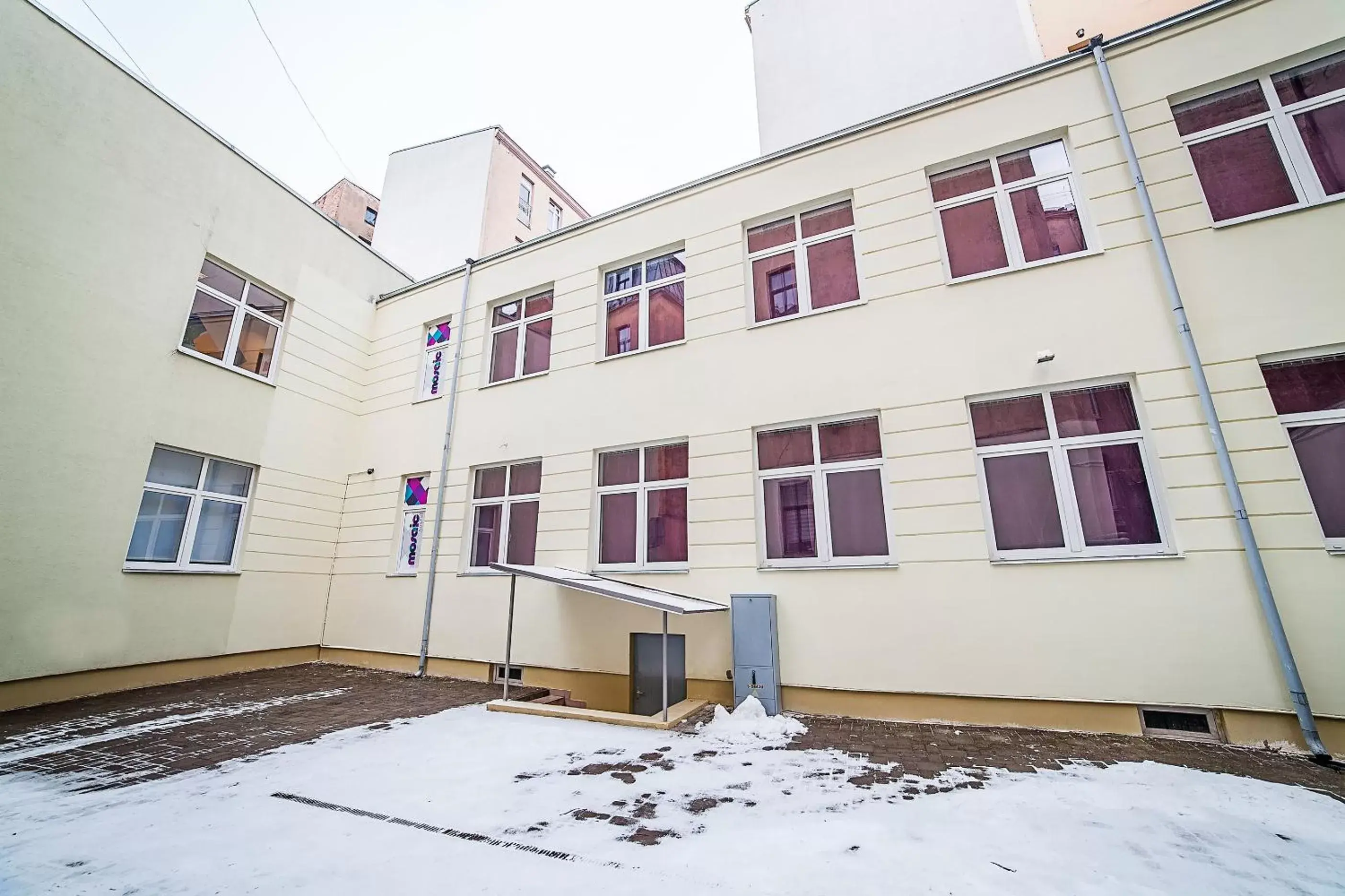 Inner courtyard view, Winter in Mosaic Hotel