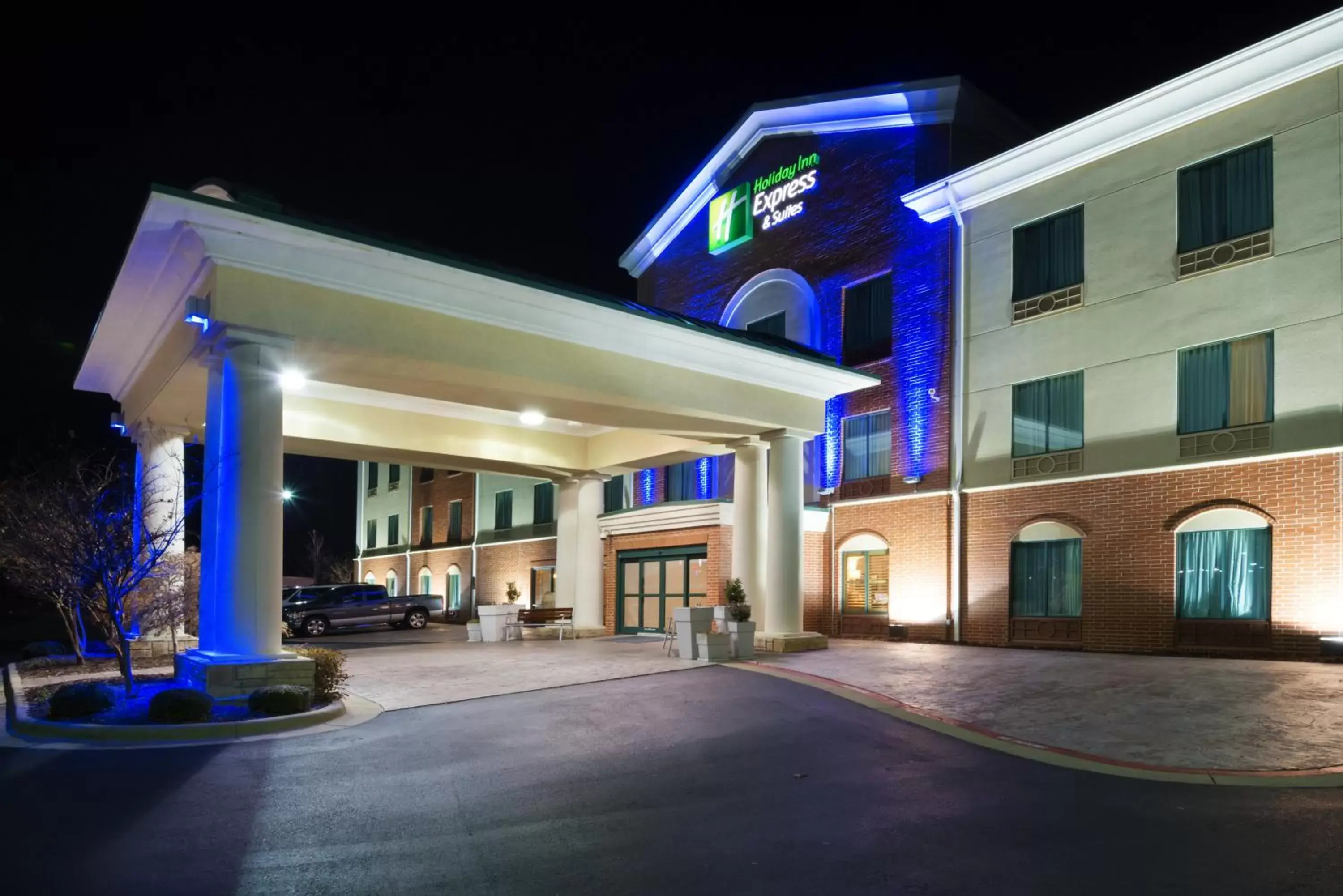 Property Building in Holiday Inn Express Suites Little Rock West, an IHG Hotel