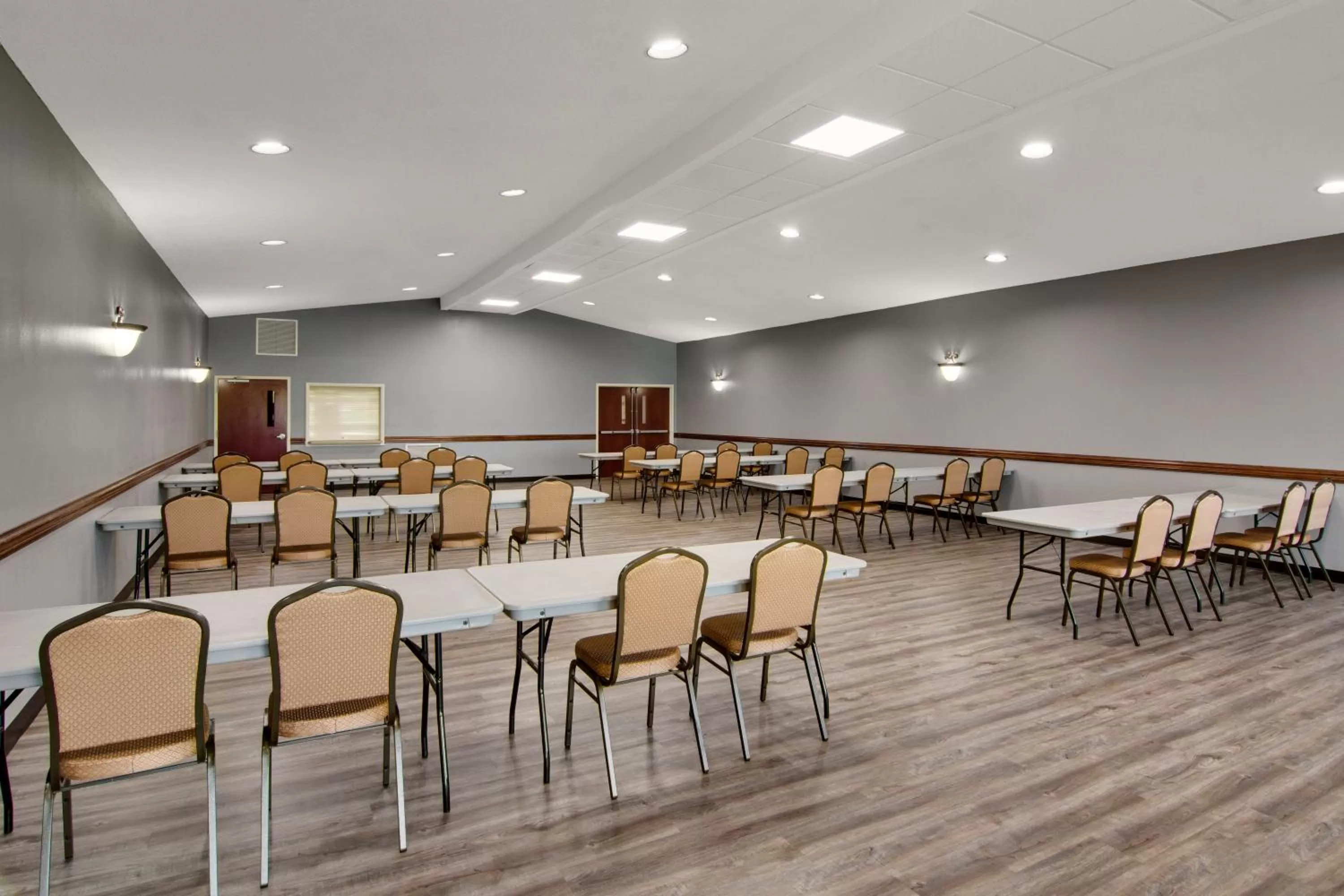 Meeting/conference room in Clarion Pointe on the lake Clarksville-South Hill West