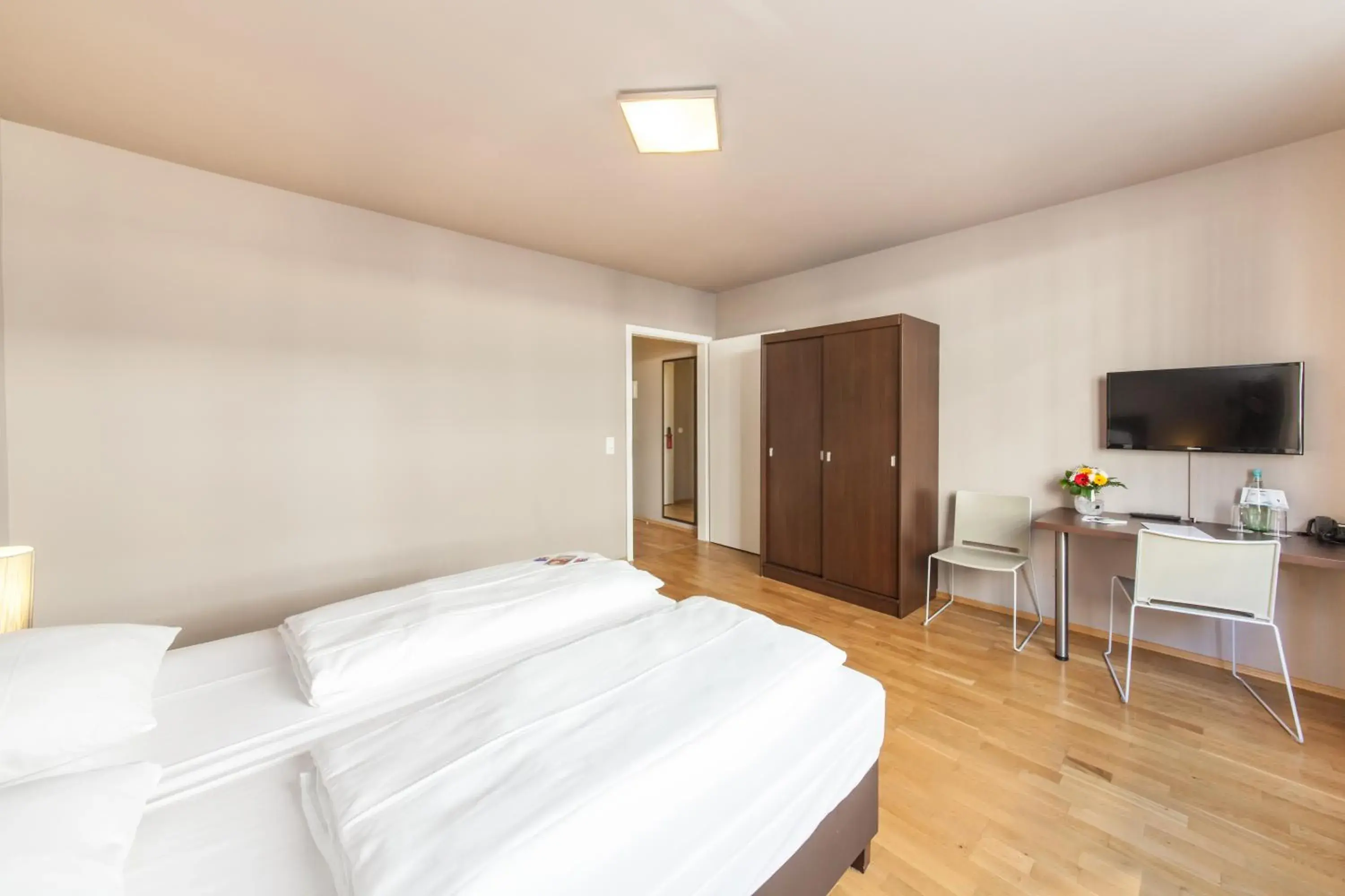 Photo of the whole room, Bed in Scope Hotel City Stay Frankfurt