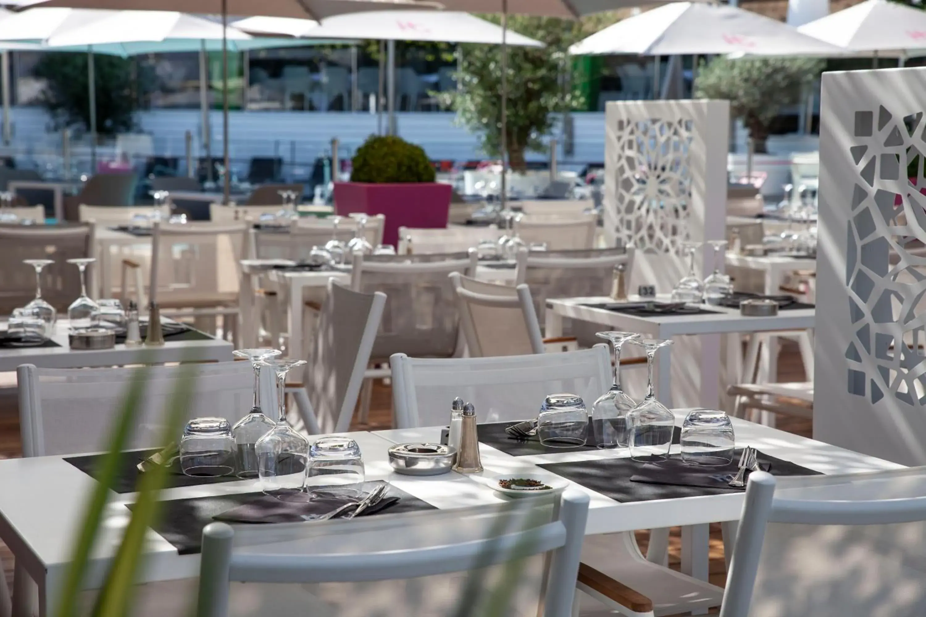 Restaurant/places to eat in Hotel Du Golf Restaurant/places to eat in Hotel Du Golf