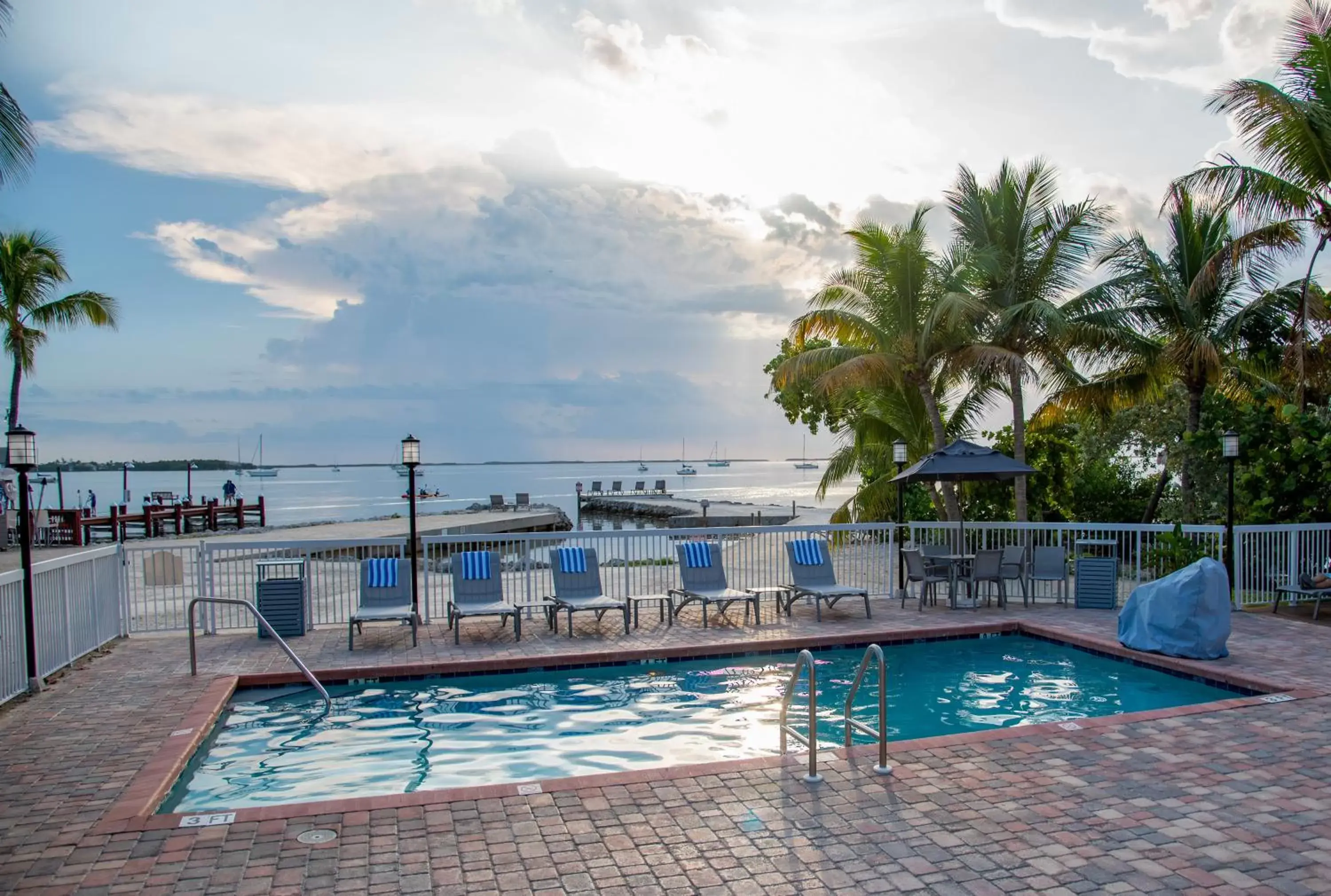 Swimming Pool in Bayside Inn Key Largo