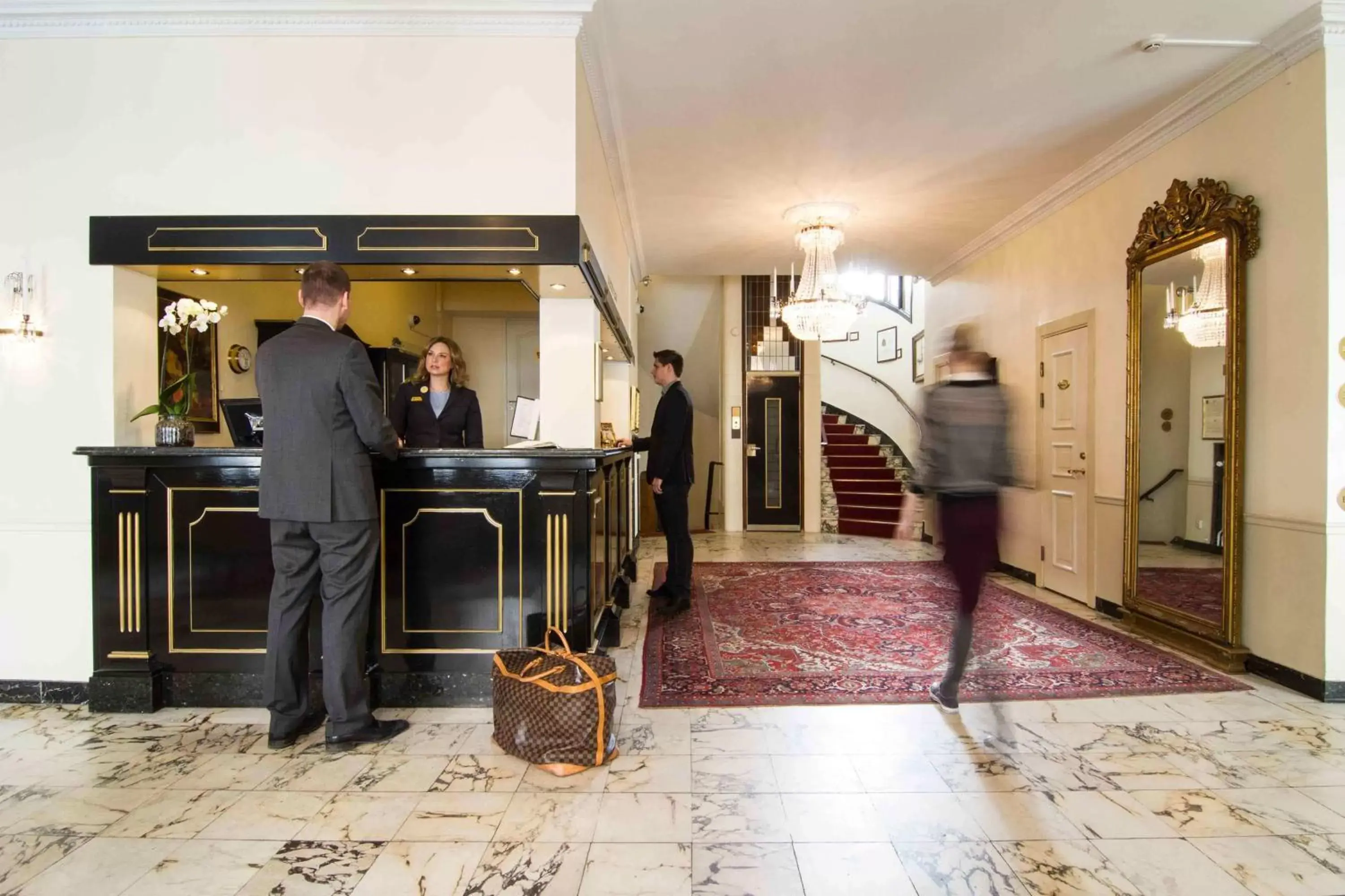 Lobby or reception in Mayfair Hotel Tunneln