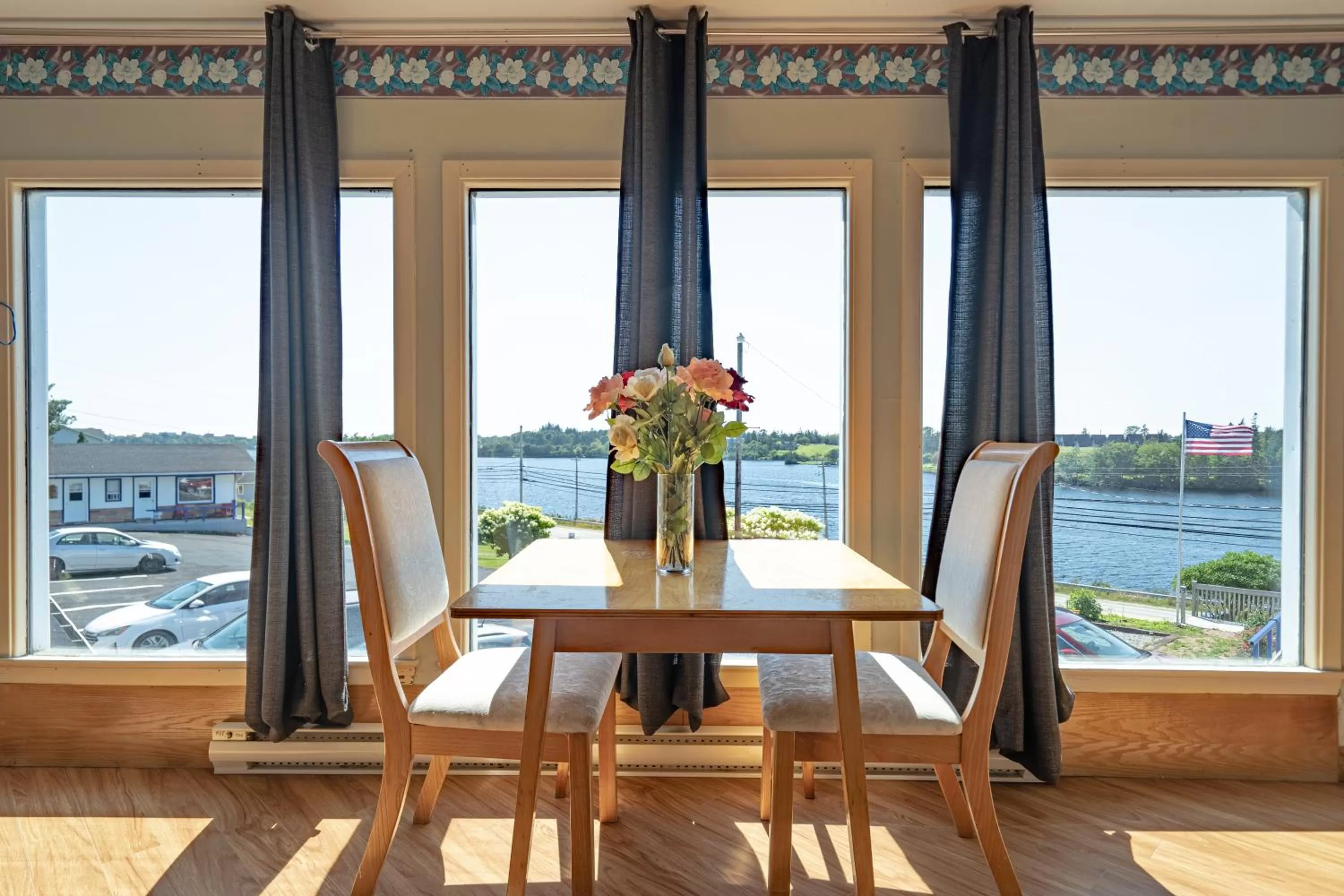 Lake view in Novastar Motel On The Lake