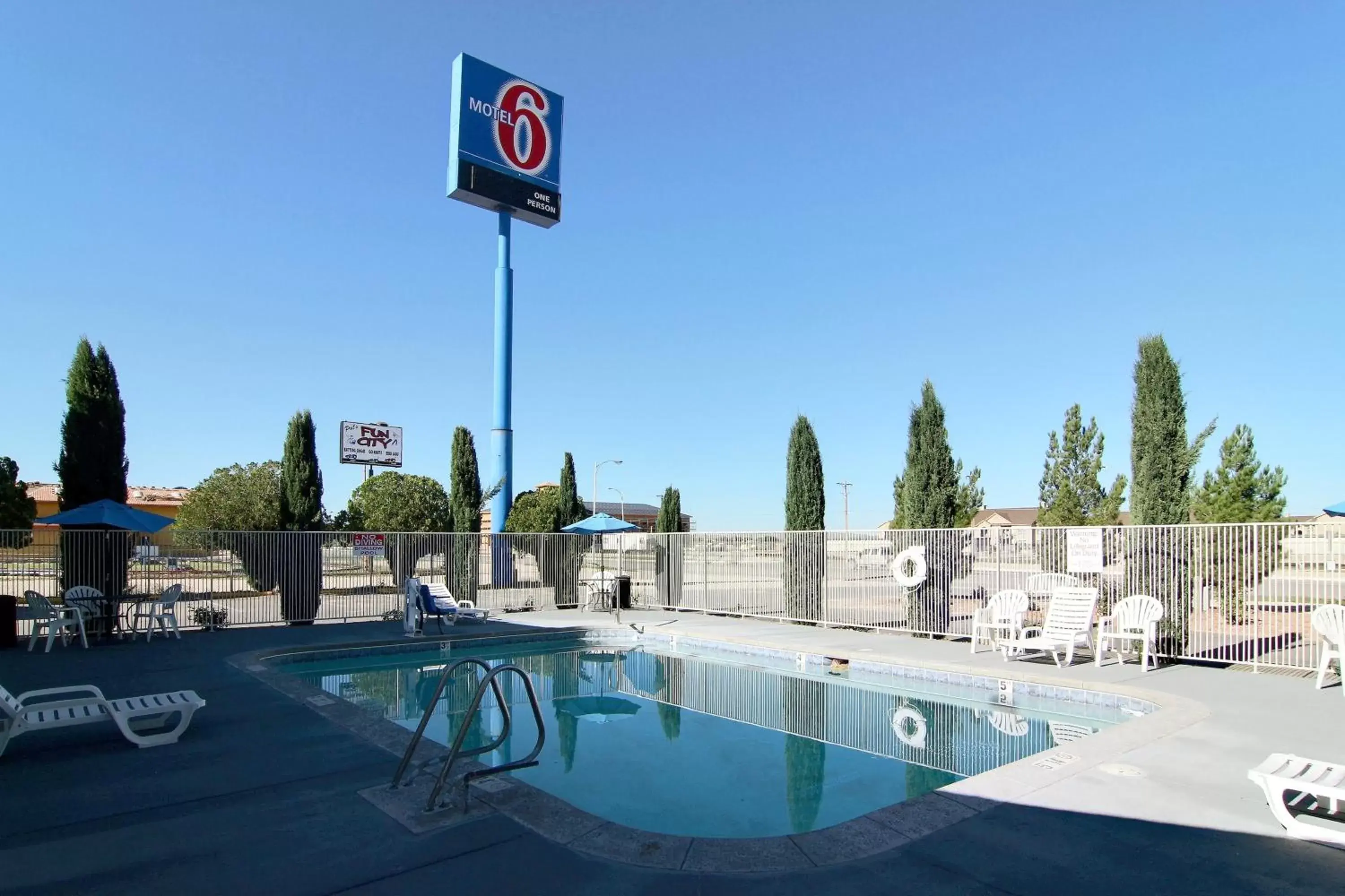 Swimming Pool in Motel 6-Carlsbad, NM