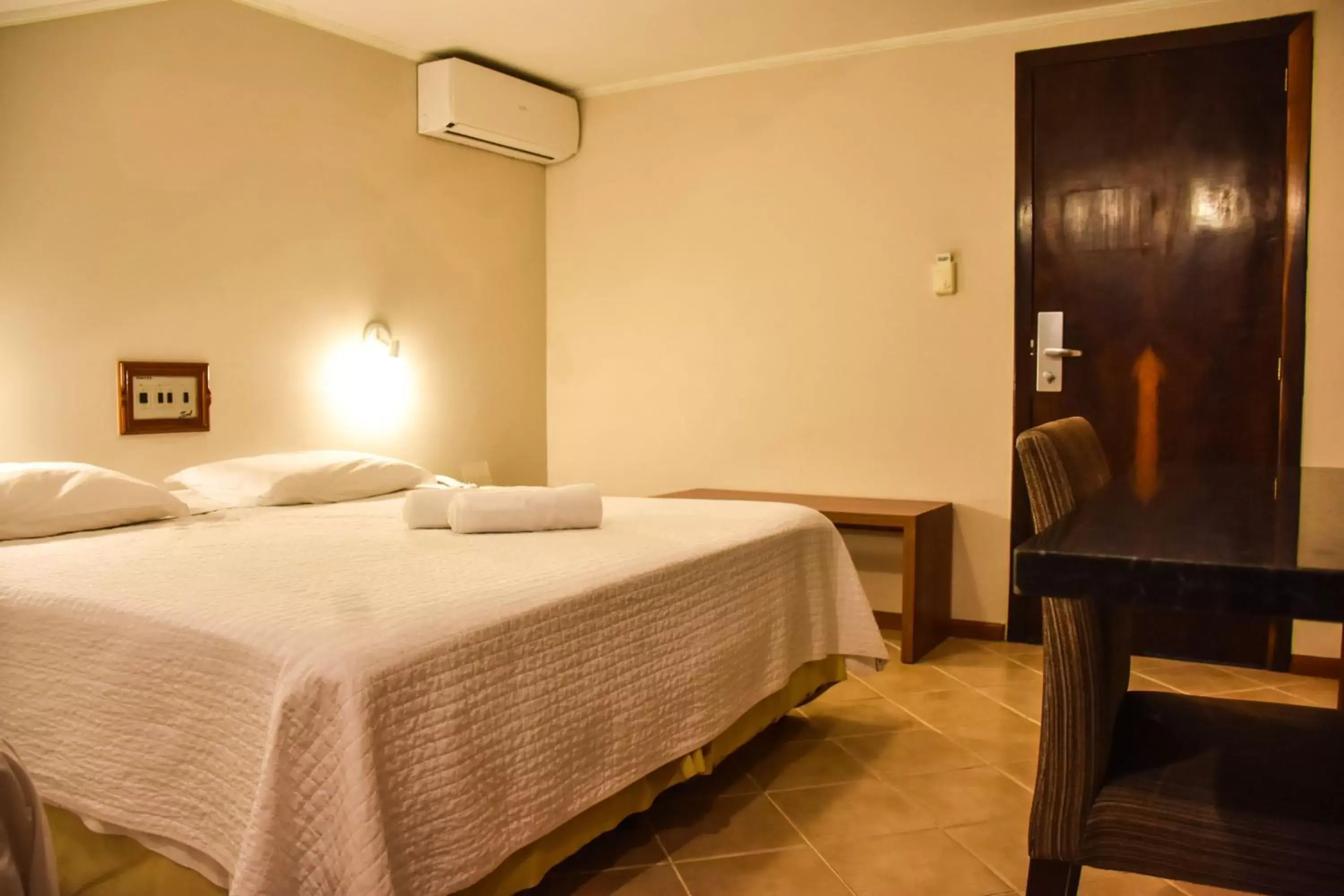 Bedroom, Bed in Sandri City Hotel