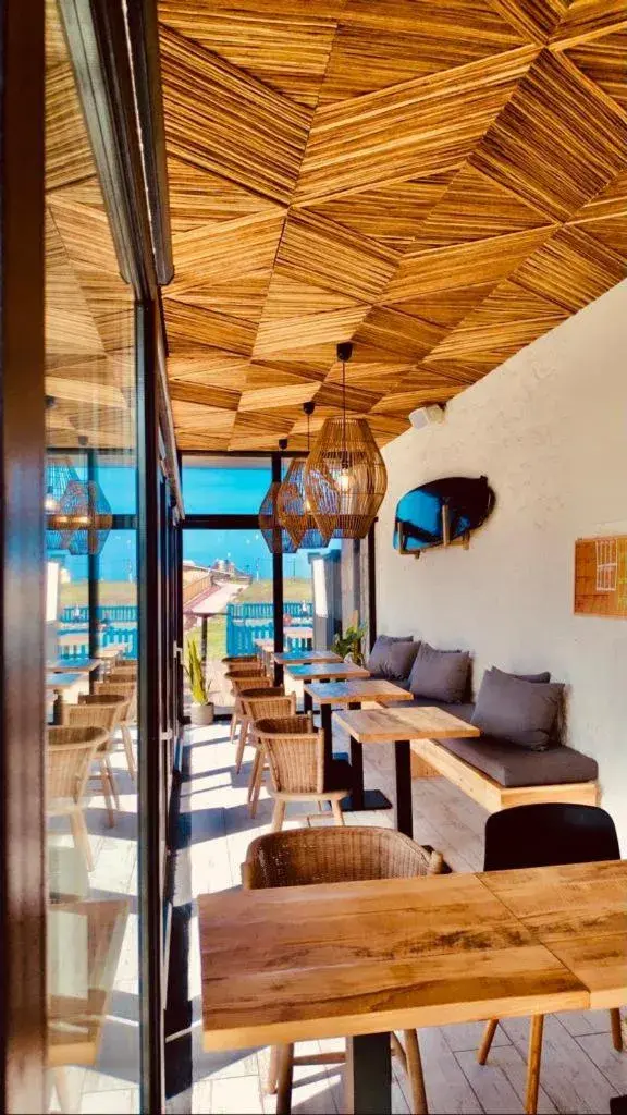 Lounge or bar in Hotel El Castillo de Los Locos