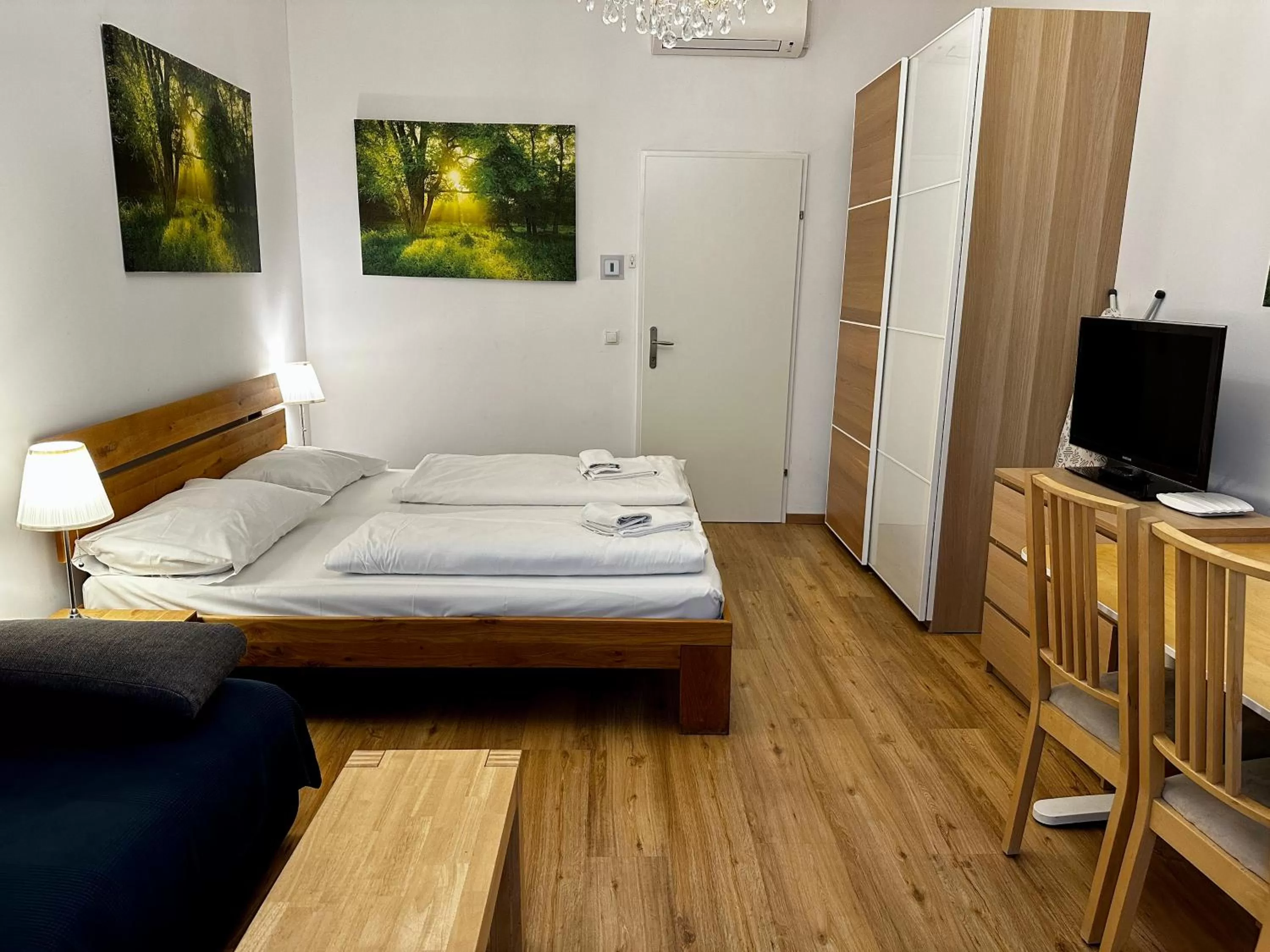 Bedroom, Bed in AJO Apartments - Messe City Flat - Self-Check-in