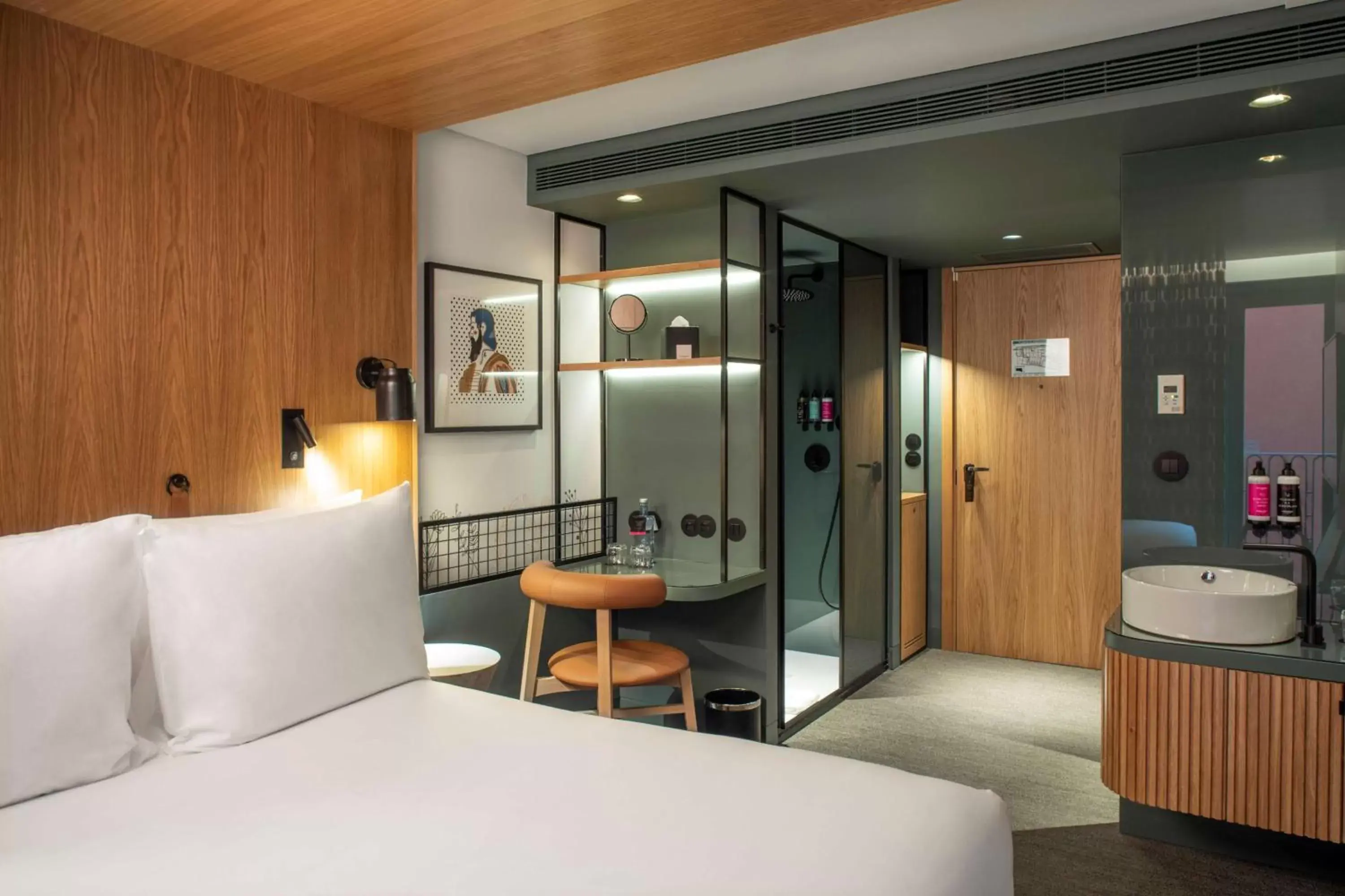 Bed in Se Catedral Hotel Porto, Tapestry Collection By Hilton Bed in Se Catedral Hotel Porto, Tapestry Collection By Hilton