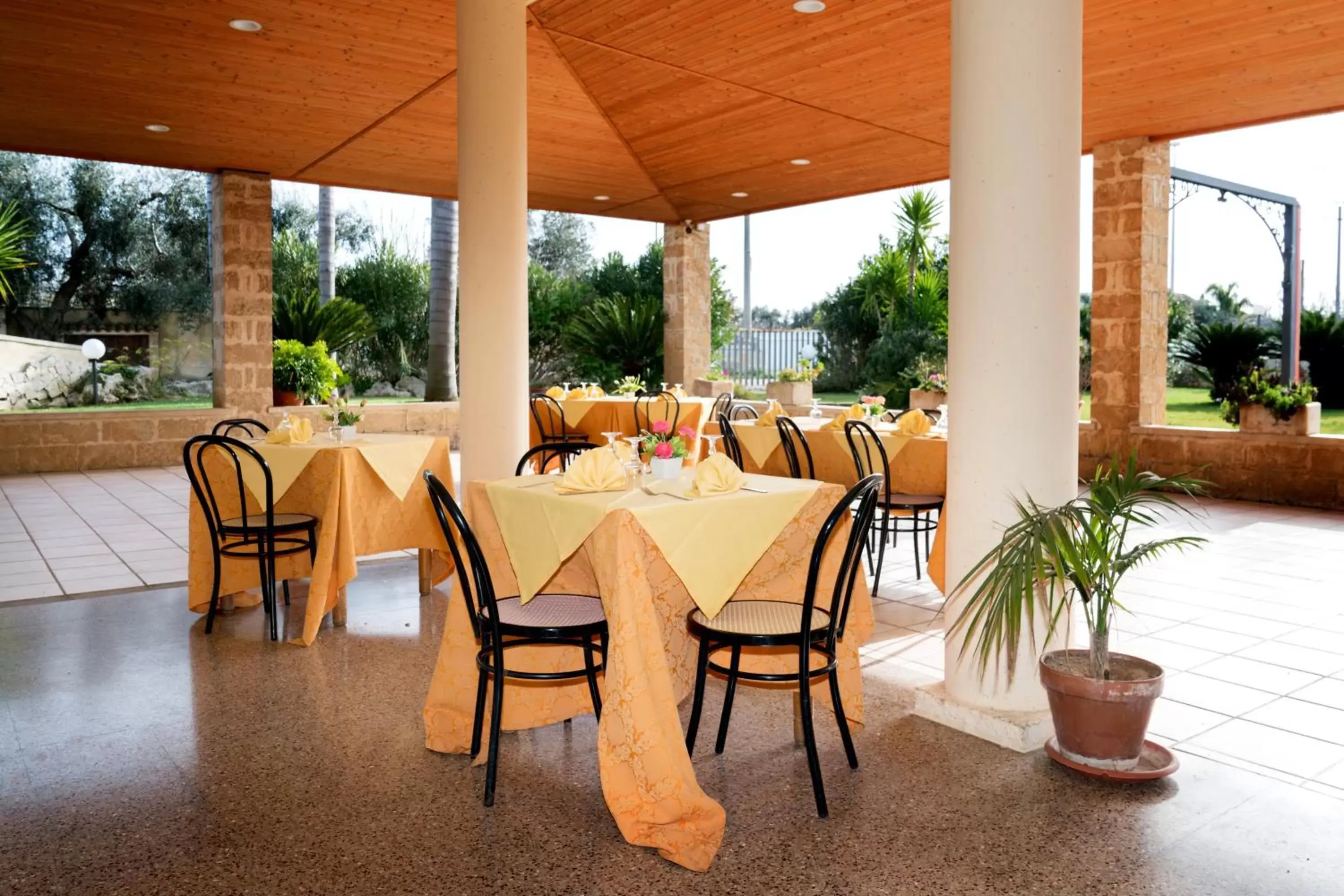 Restaurant/Places to Eat in Hotel Salento