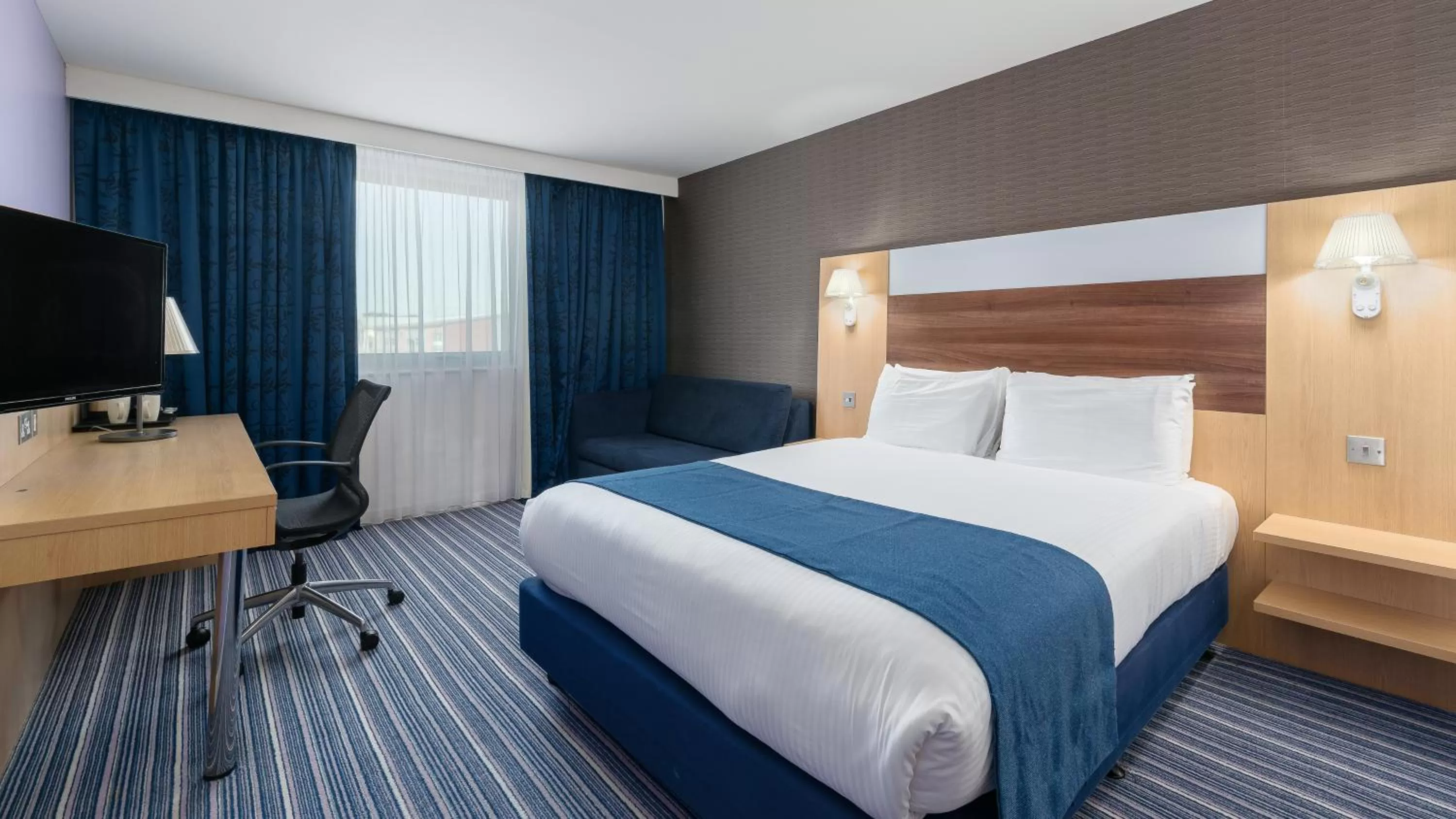 Bedroom, Bed in Holiday Inn Express Leigh - Sports Village by IHG