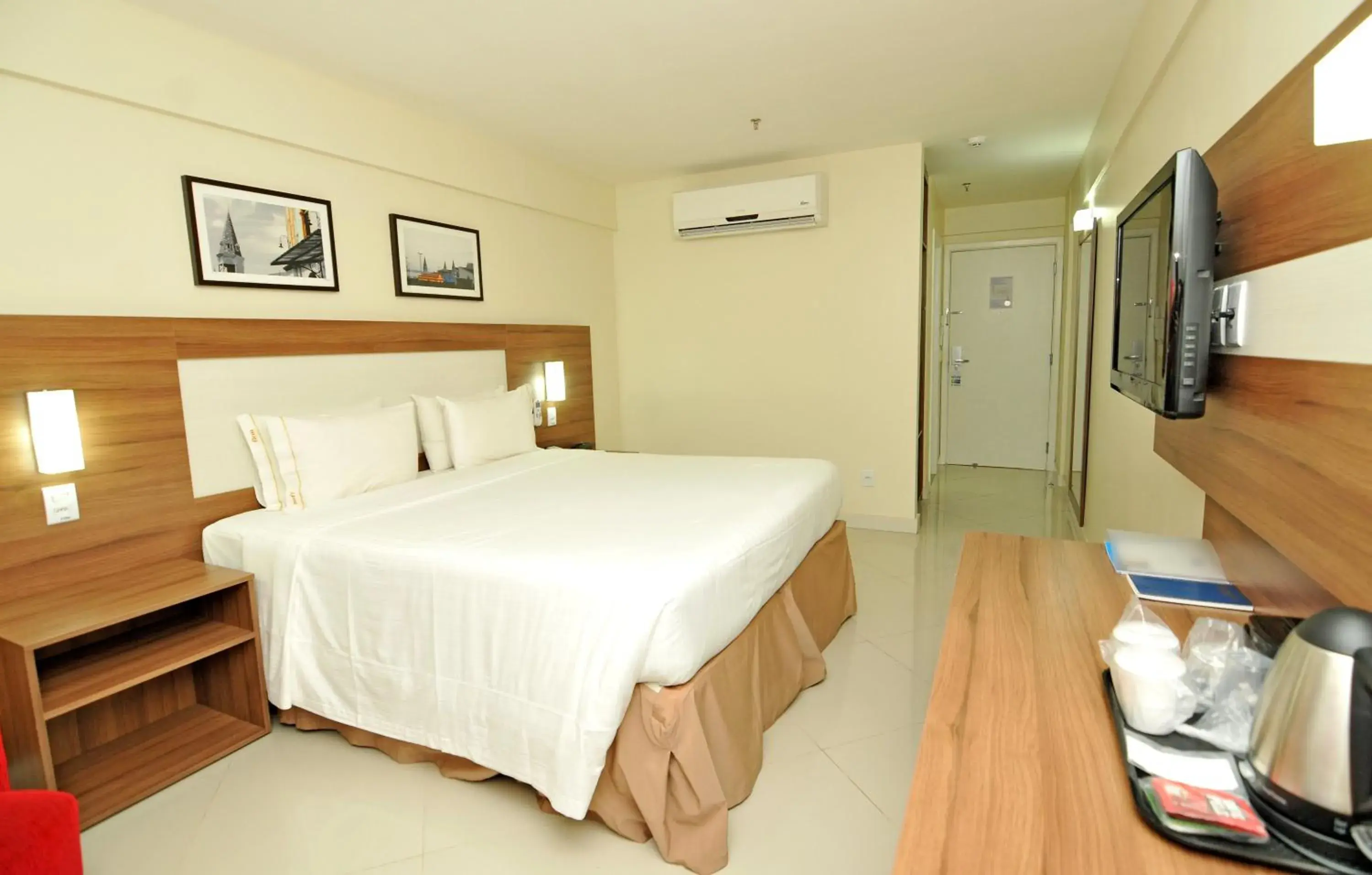 Photo of the whole room, Bed in Holiday Inn Express Belem Ananindeua, an IHG Hotel