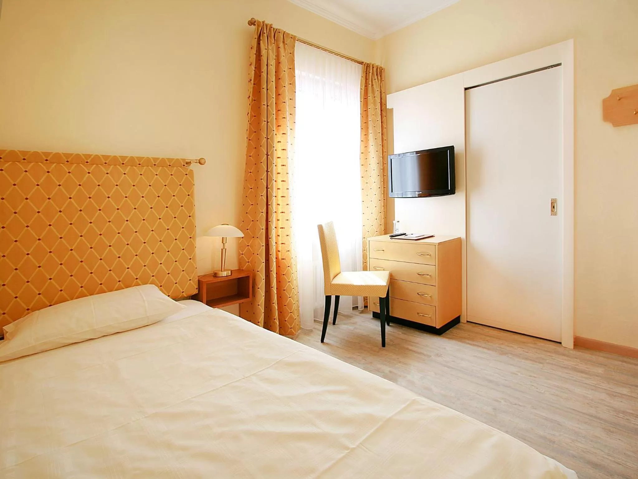 Bed in Hotel Garni Golf