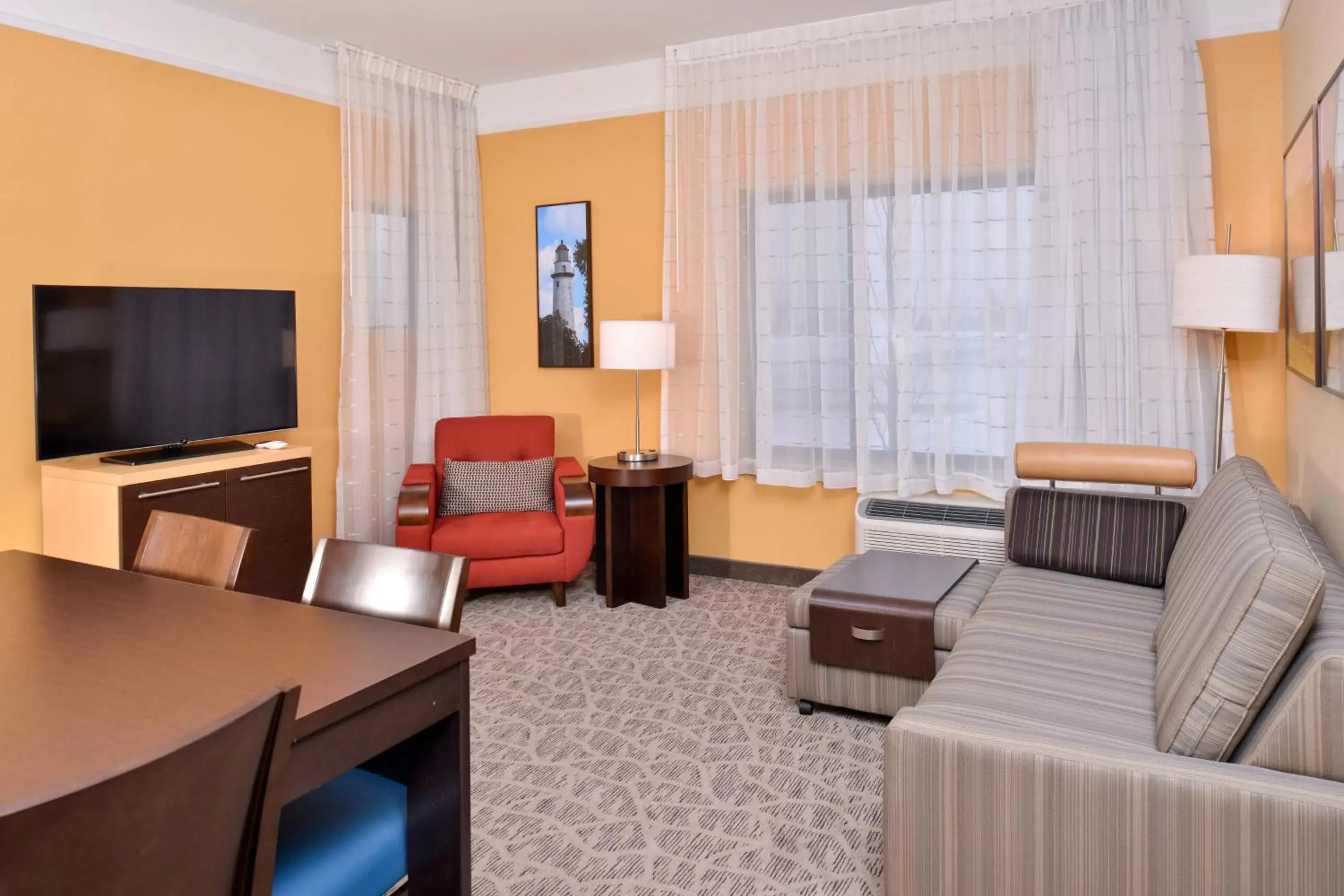 Bedroom, TV/Entertainment Center in TownePlace Suites by Marriott Detroit Commerce