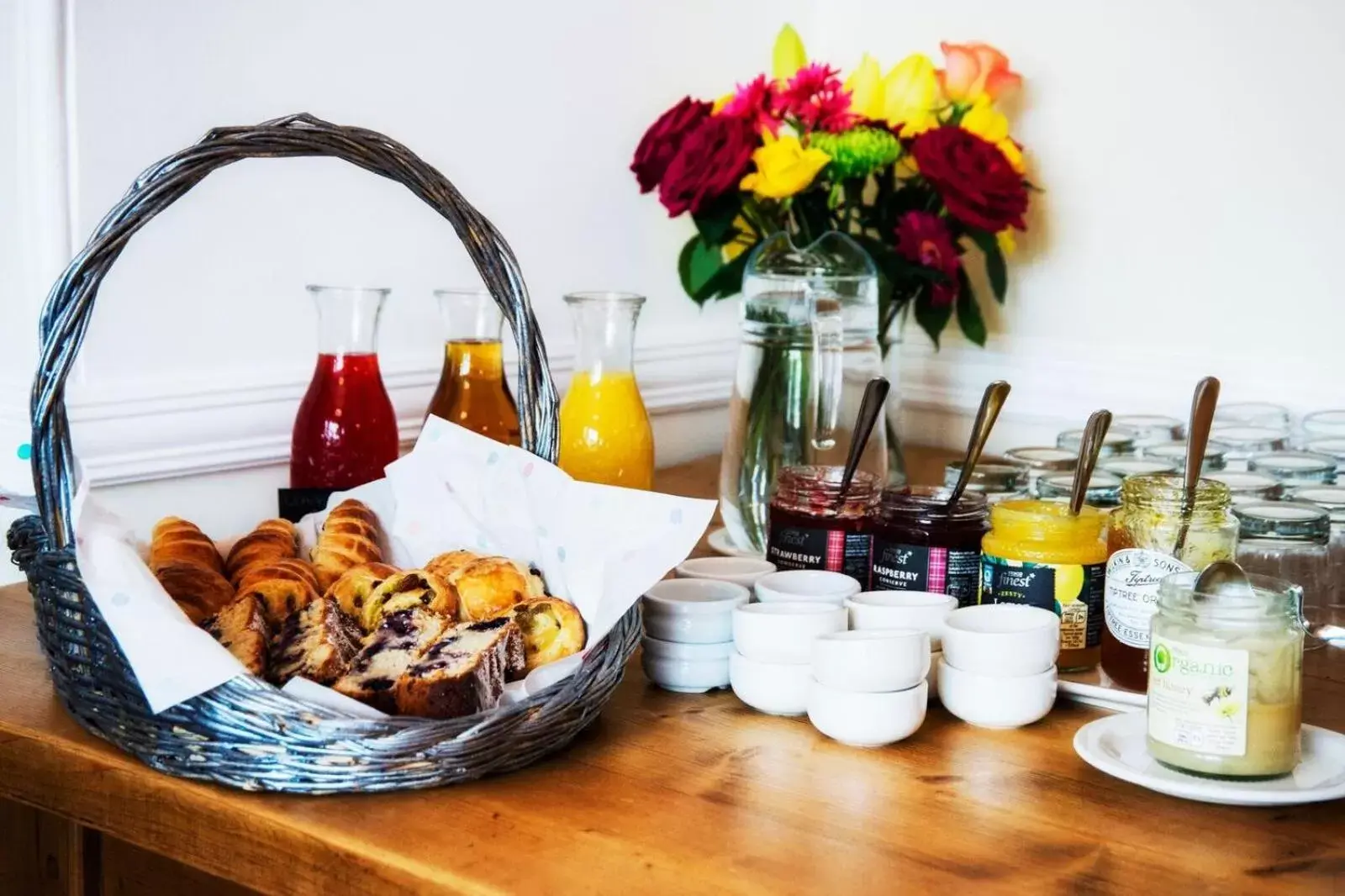 Buffet breakfast in St. Raphael Guest House