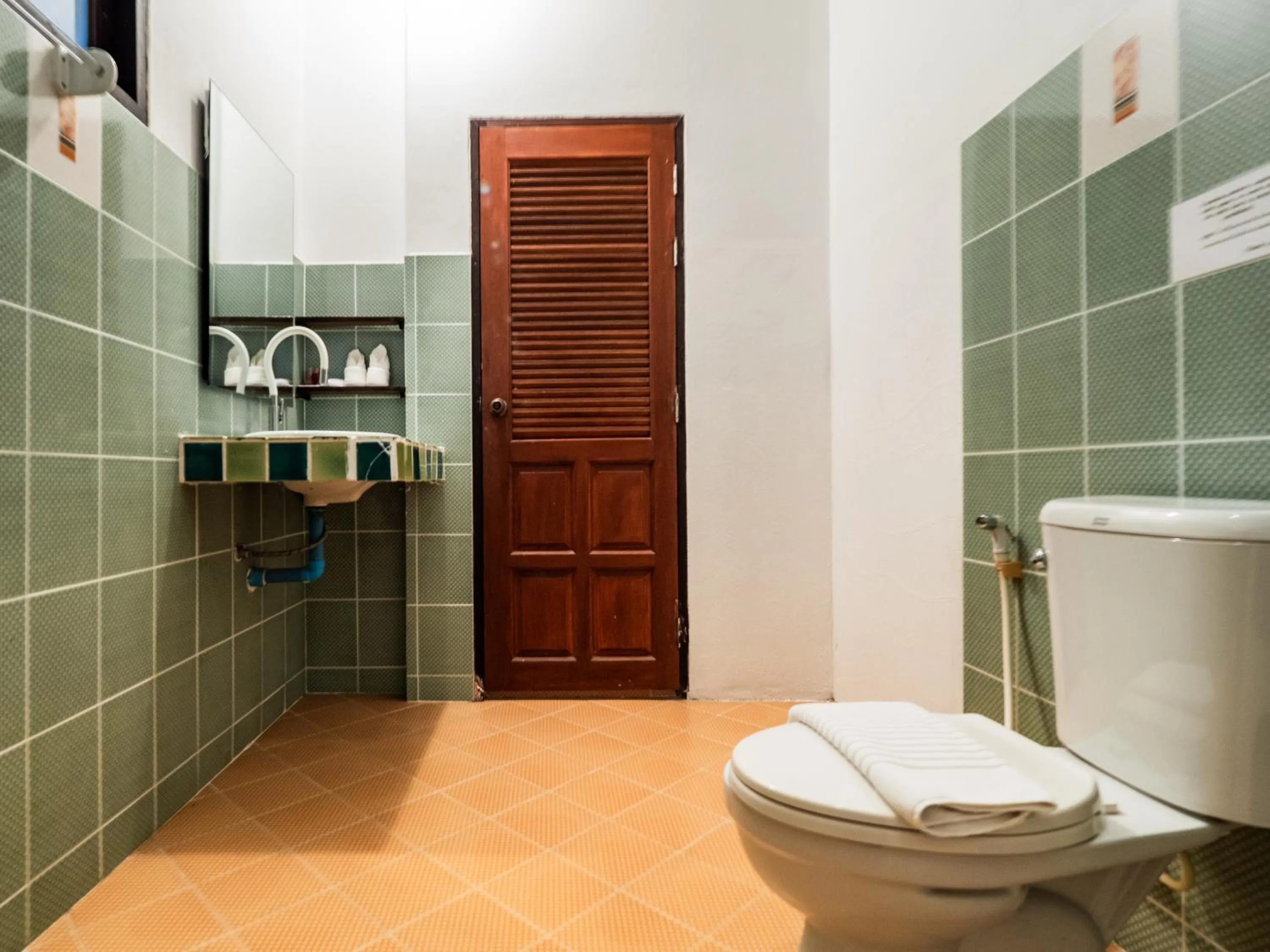 Toilet in Am Samui Resort Taling Ngam