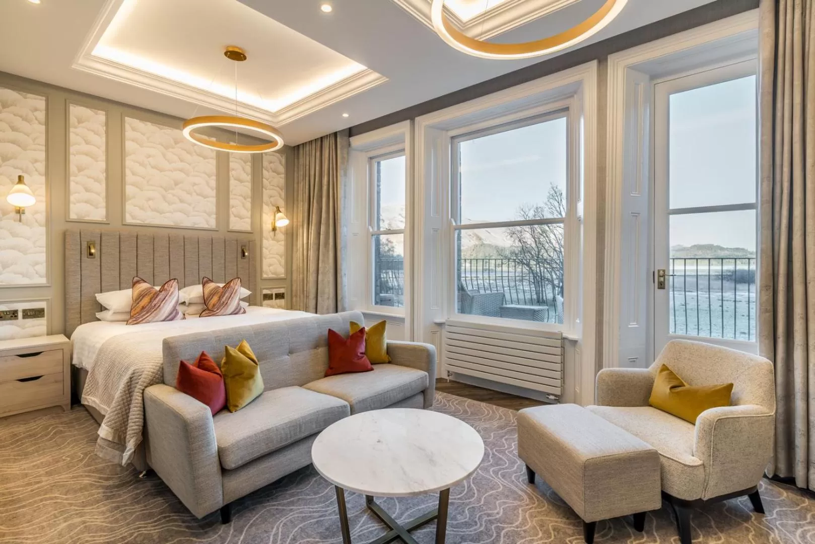 Bed in Lodore Falls Hotel & Spa