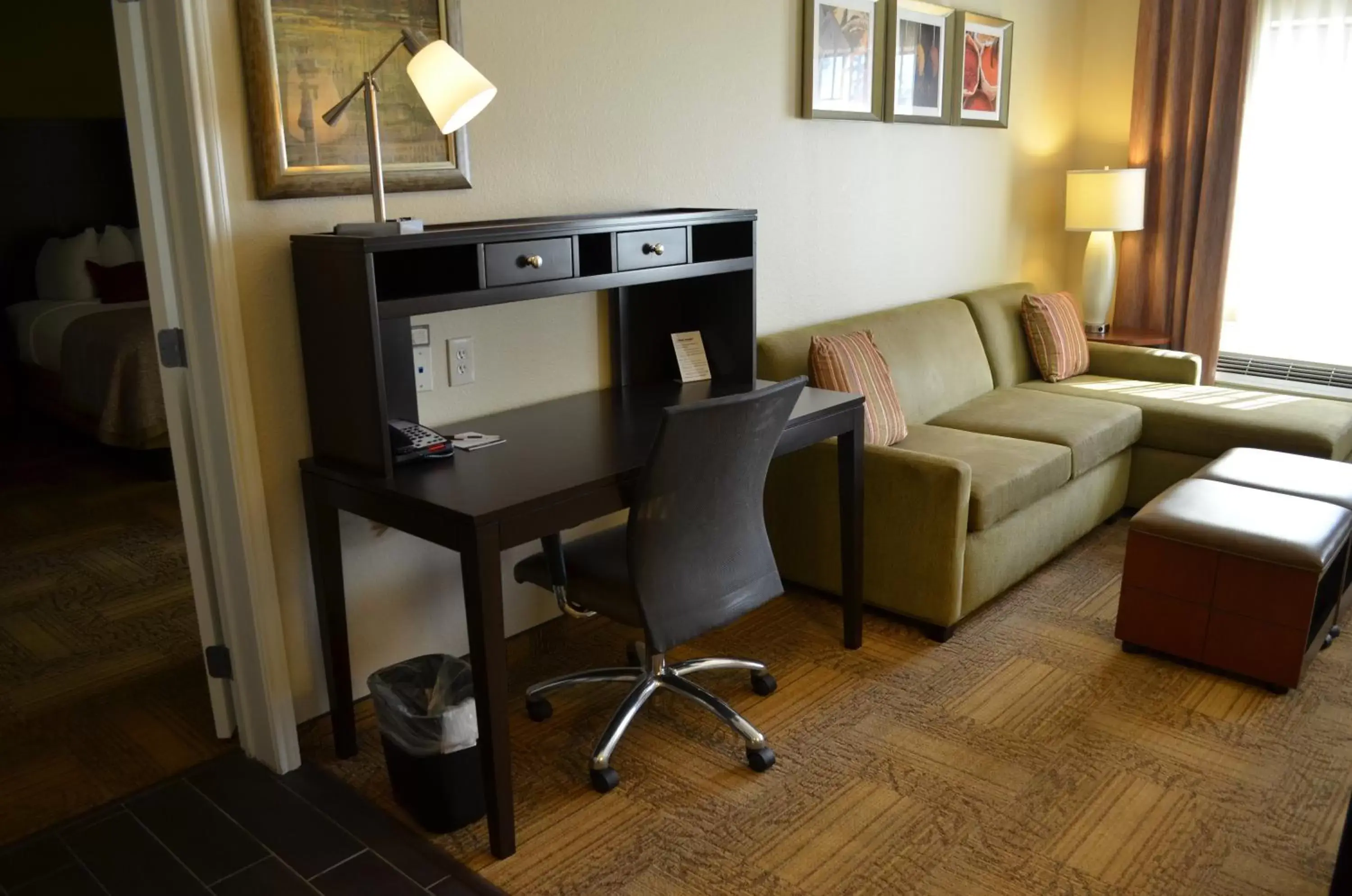 Photo of the whole room, Seating Area in Staybridge Suites Longview, an IHG Hotel