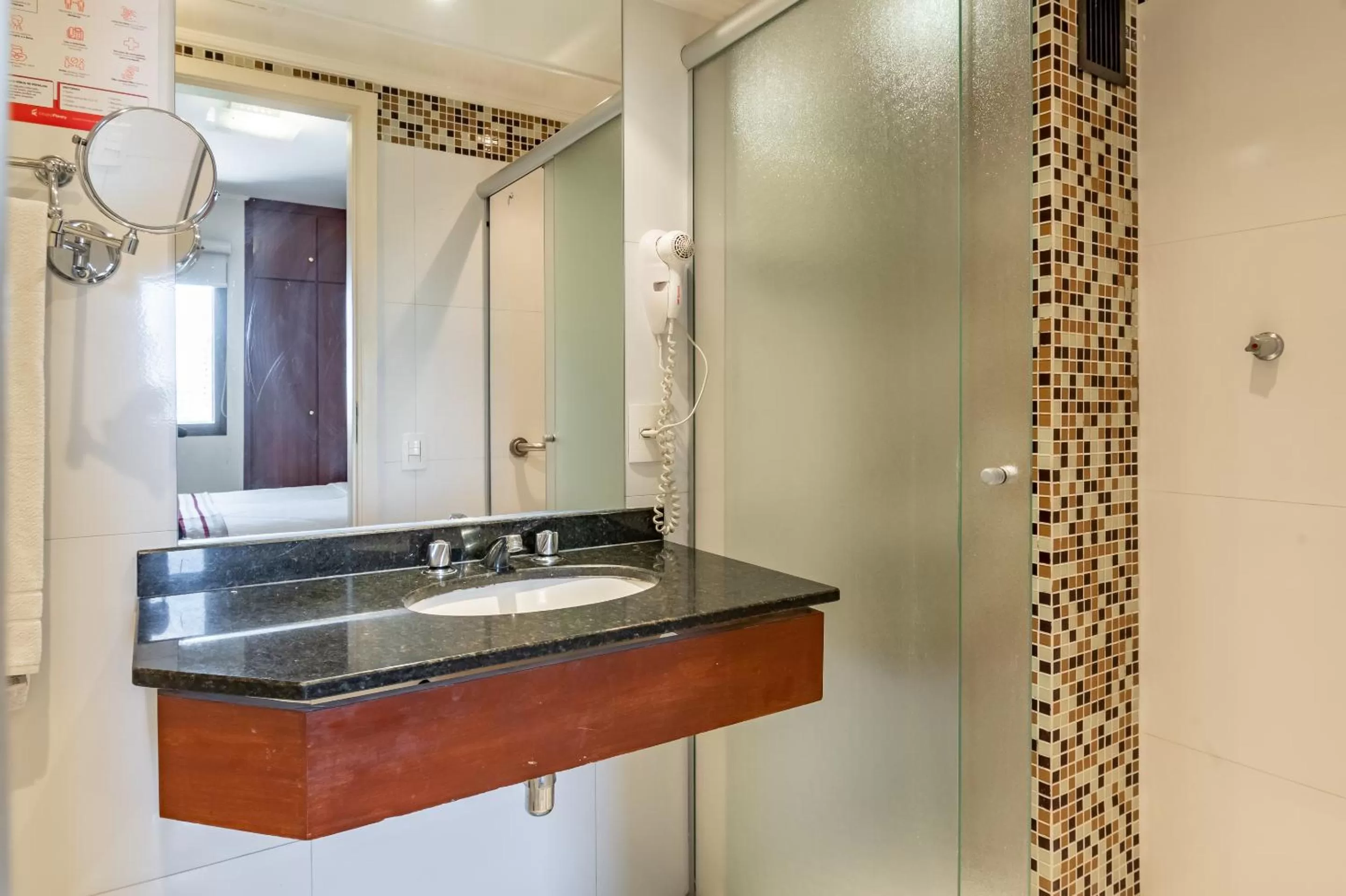 Bathroom in Park Tower Campinas Residence by Nacional Inn