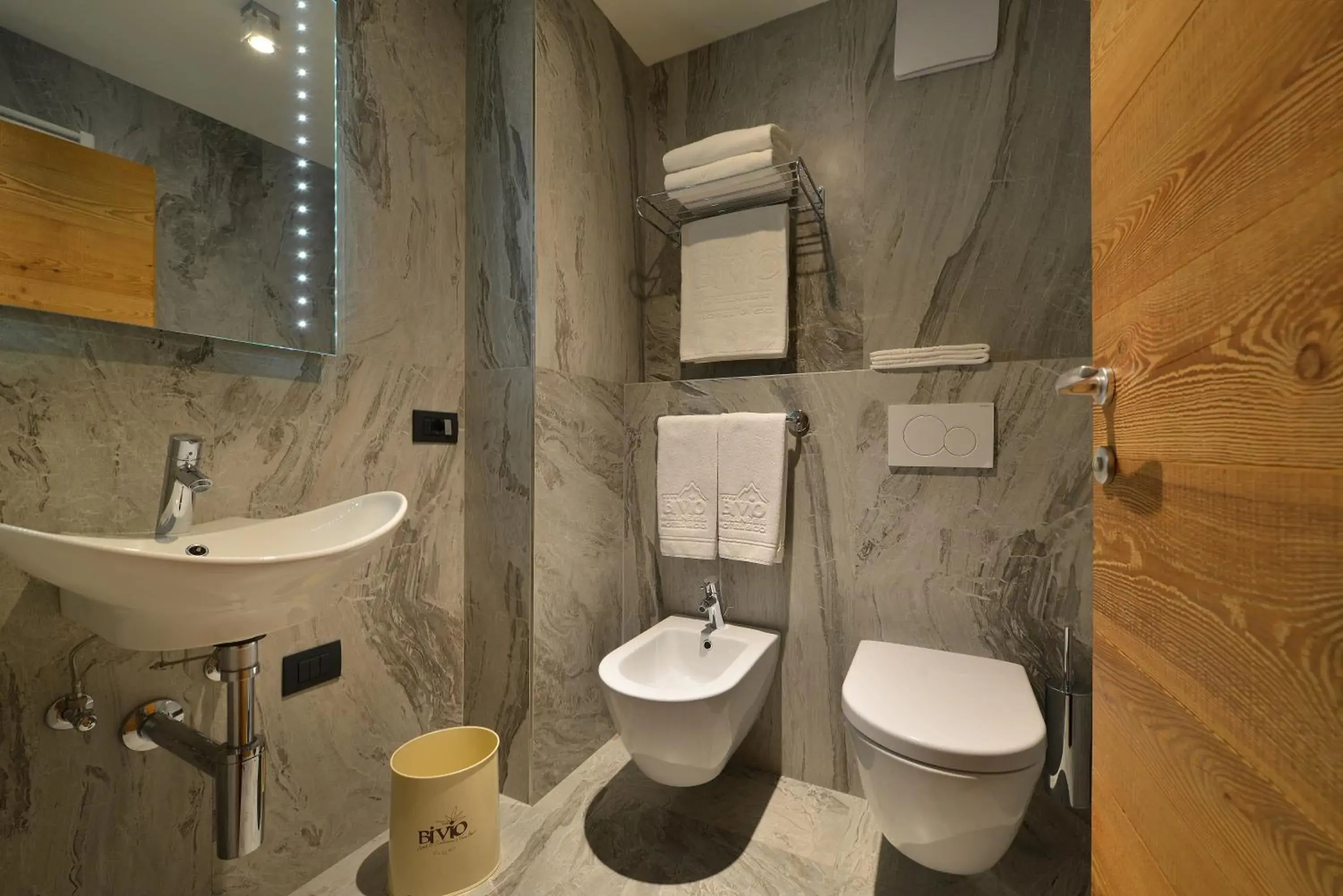 Toilet, Bathroom in Hotel Bivio