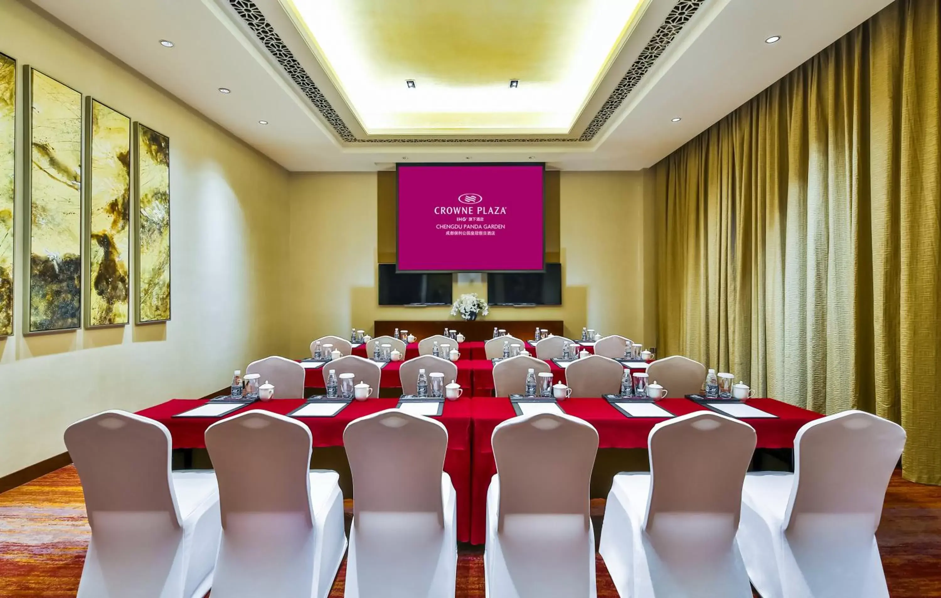 Meeting/conference room in Crowne Plaza Chengdu Panda Garden, an IHG Hotel