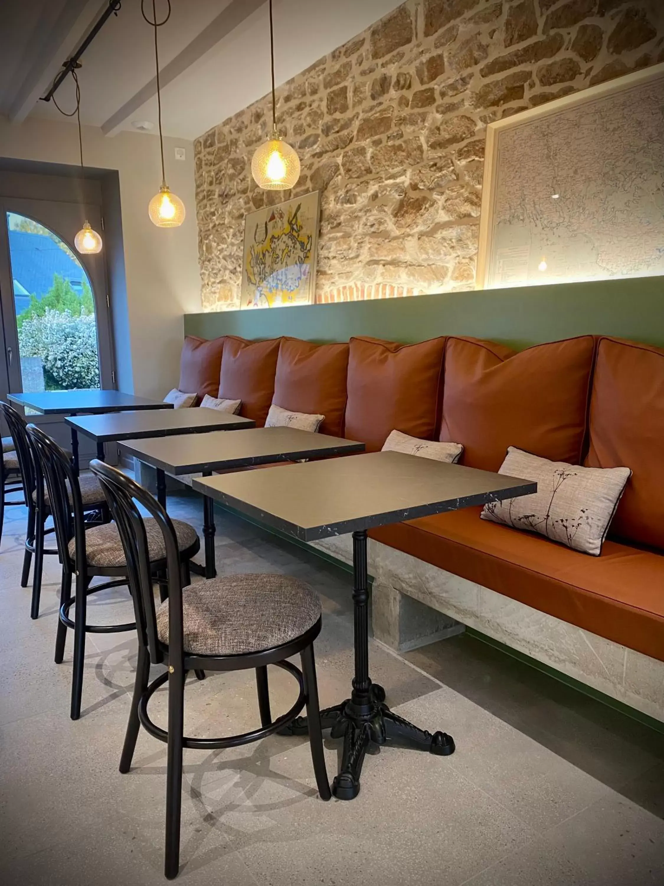 Lounge or bar, Seating Area in La Bellevue Bistrot et Chambres d'Hotes