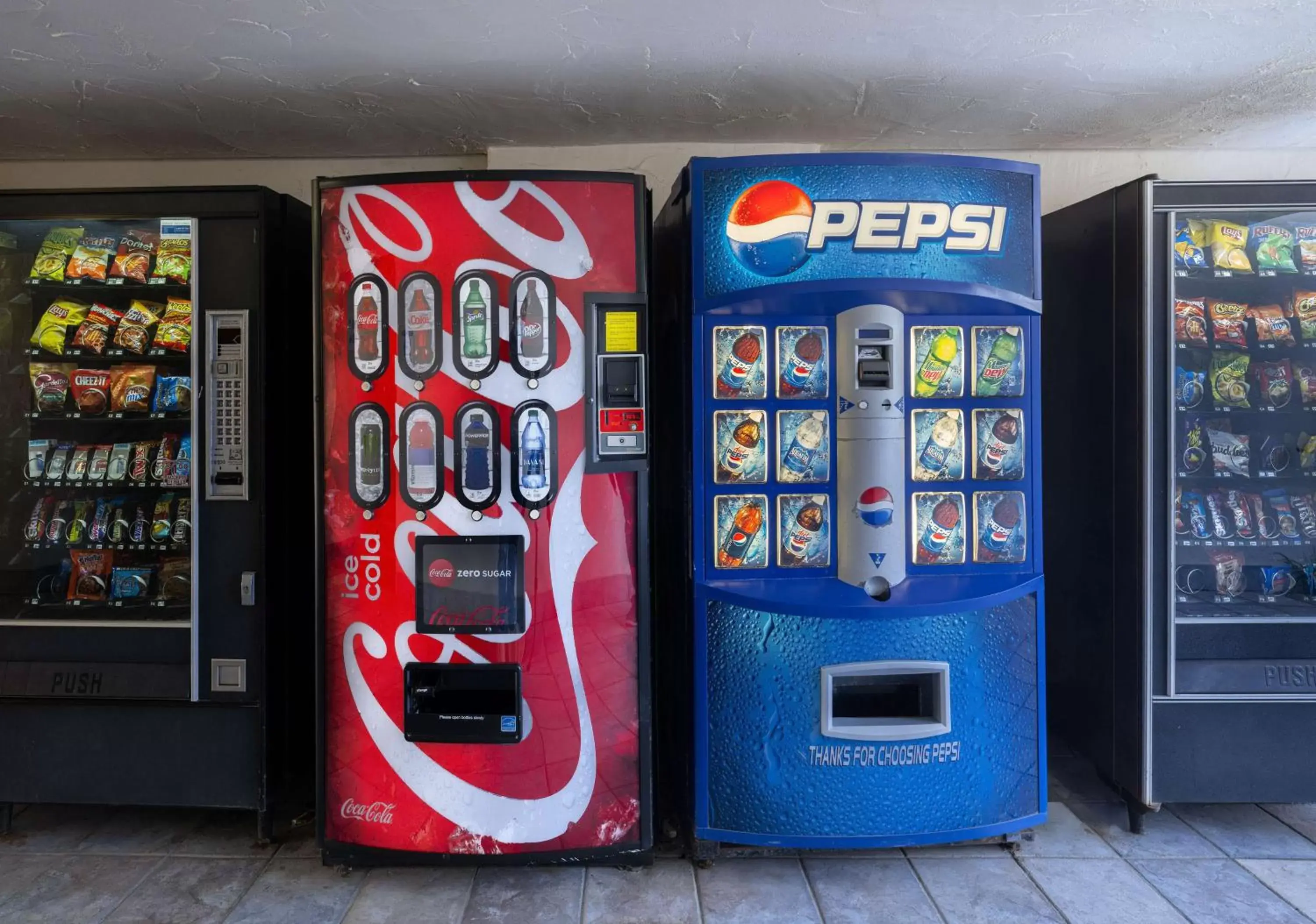 Property building in Motel 6 San Simeon, CA - Hearst Castle Area Property building in Motel 6 San Simeon, CA - Hearst Castle Area