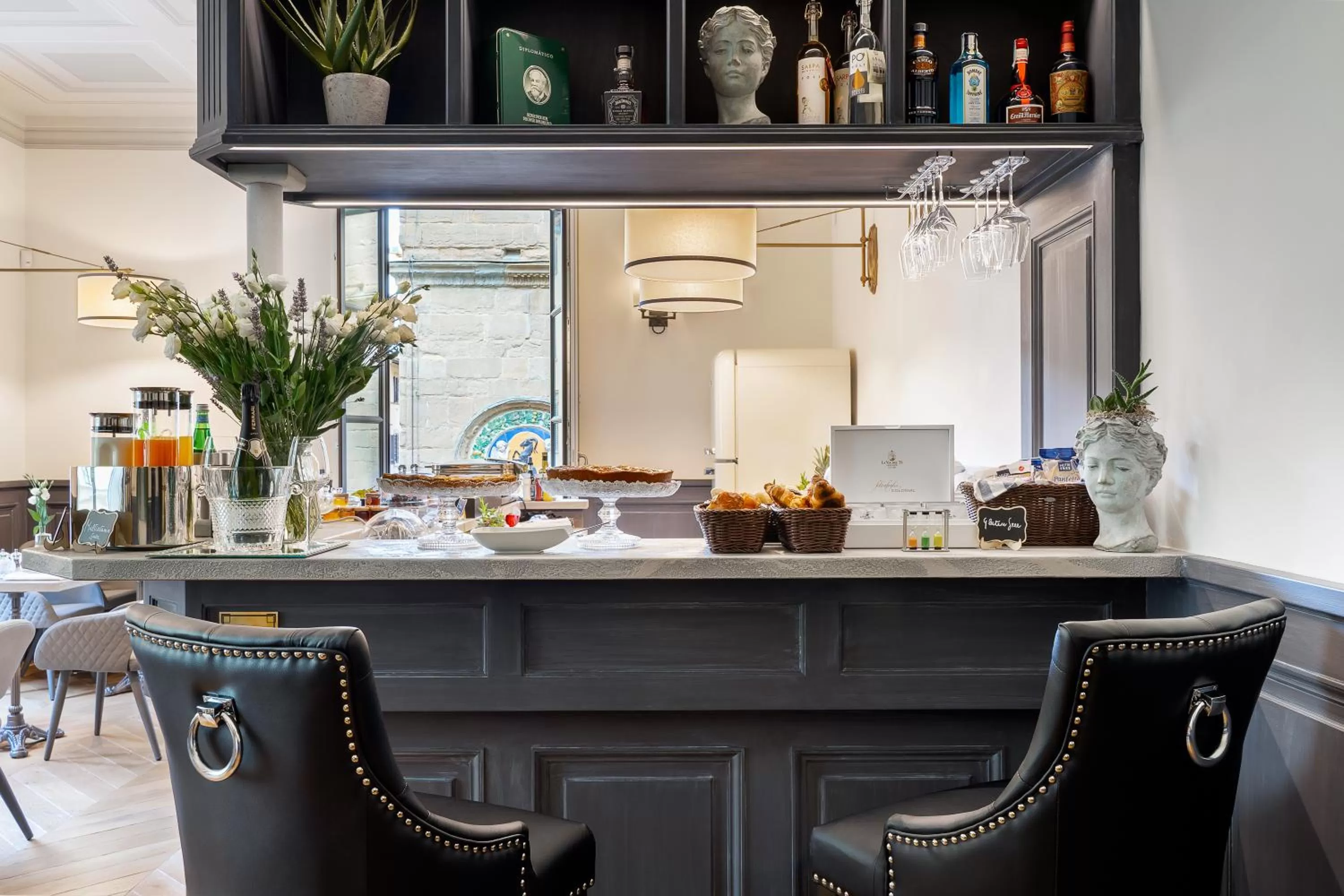 Lounge or bar in Corte Calzaiuoli Elegant Suites