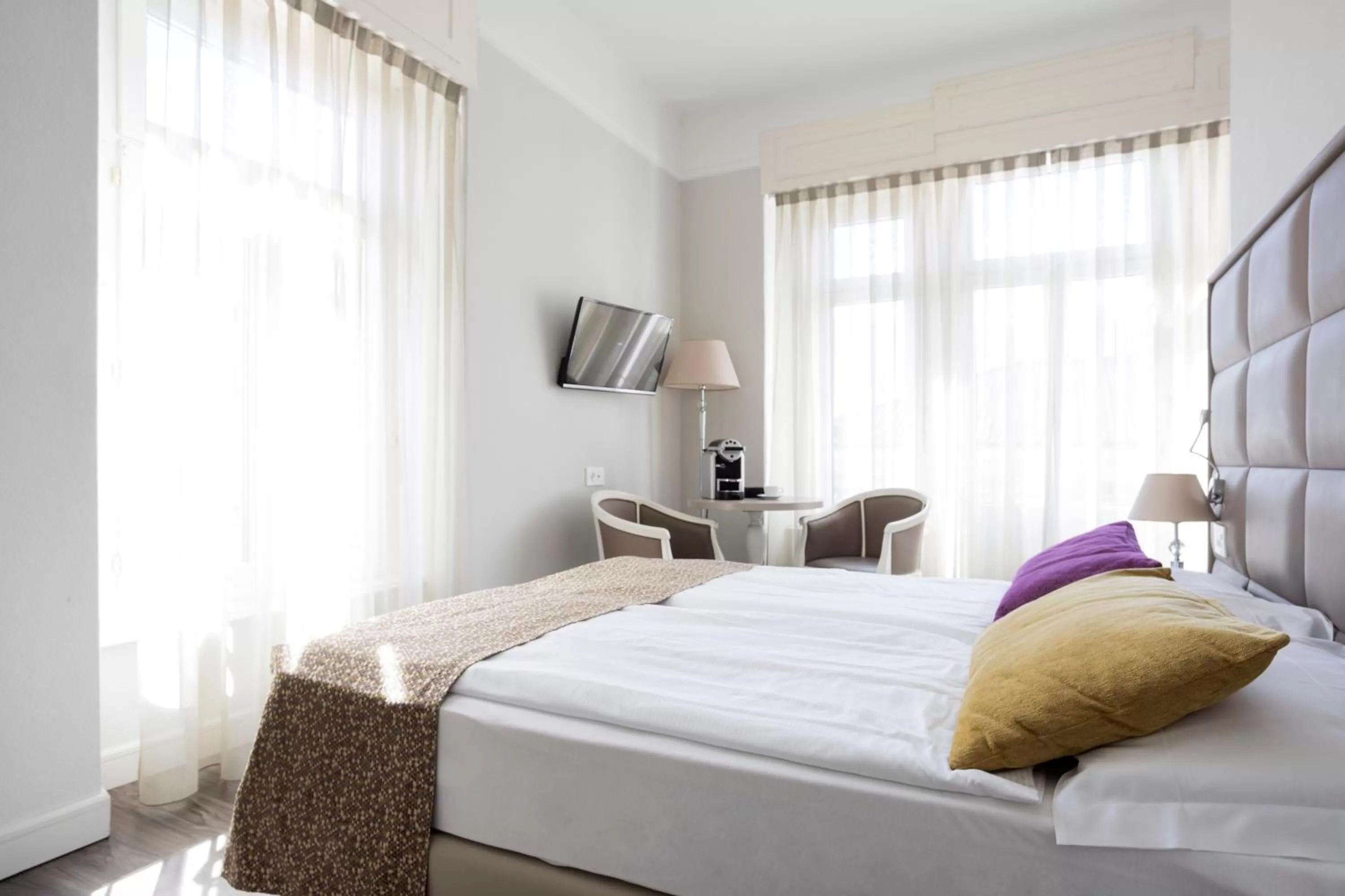 Bedroom, Bed in Hotel Alexandra