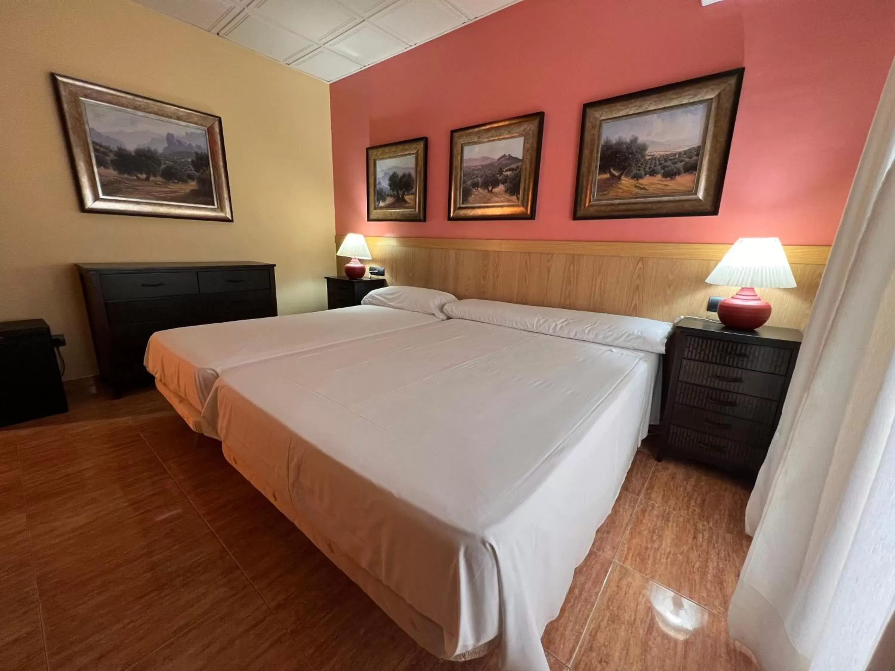 Property building, Bed in Hotel Pinomar