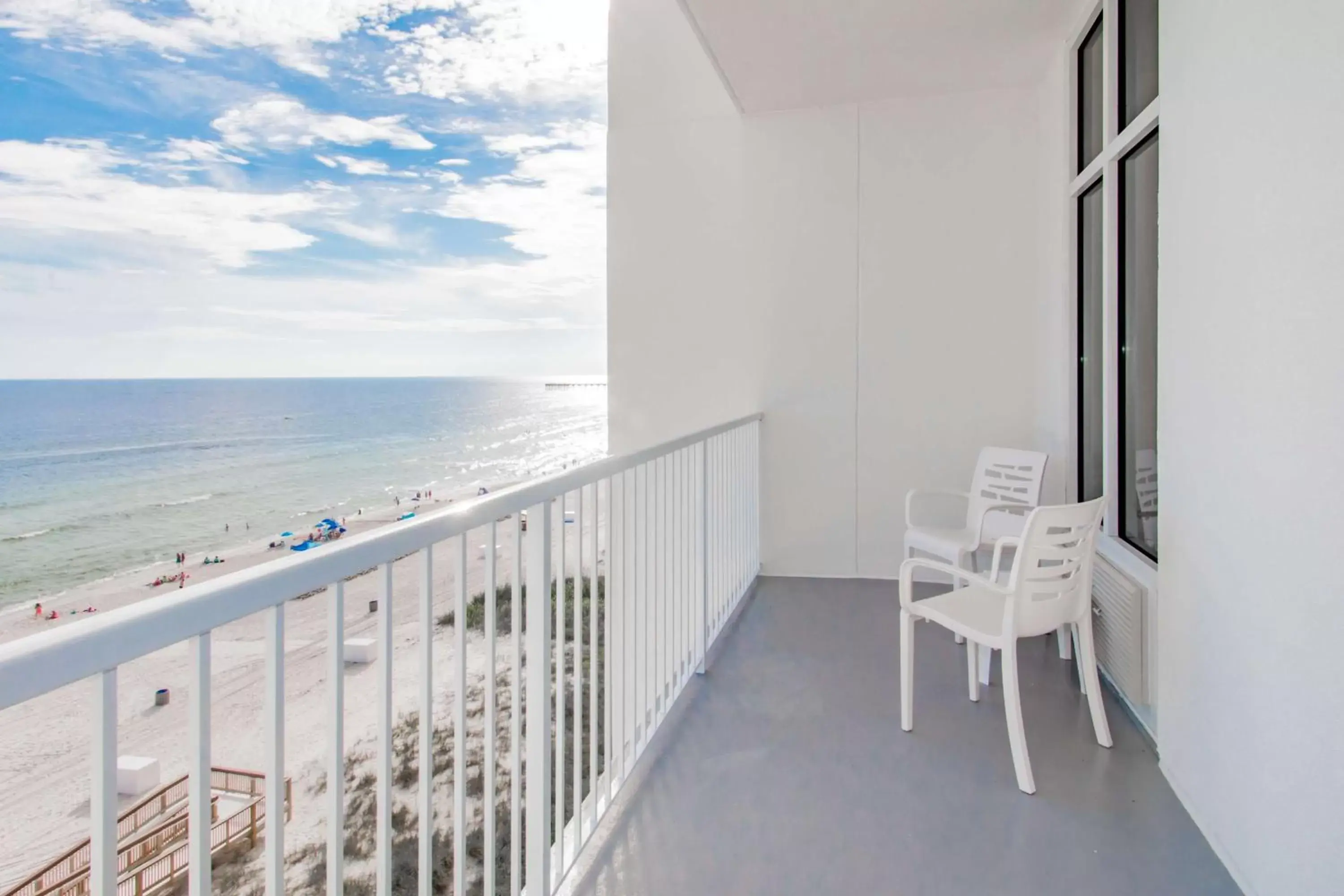 Bed, Balcony/Terrace in Hampton Inn & Suites Panama City Beach-Beachfront