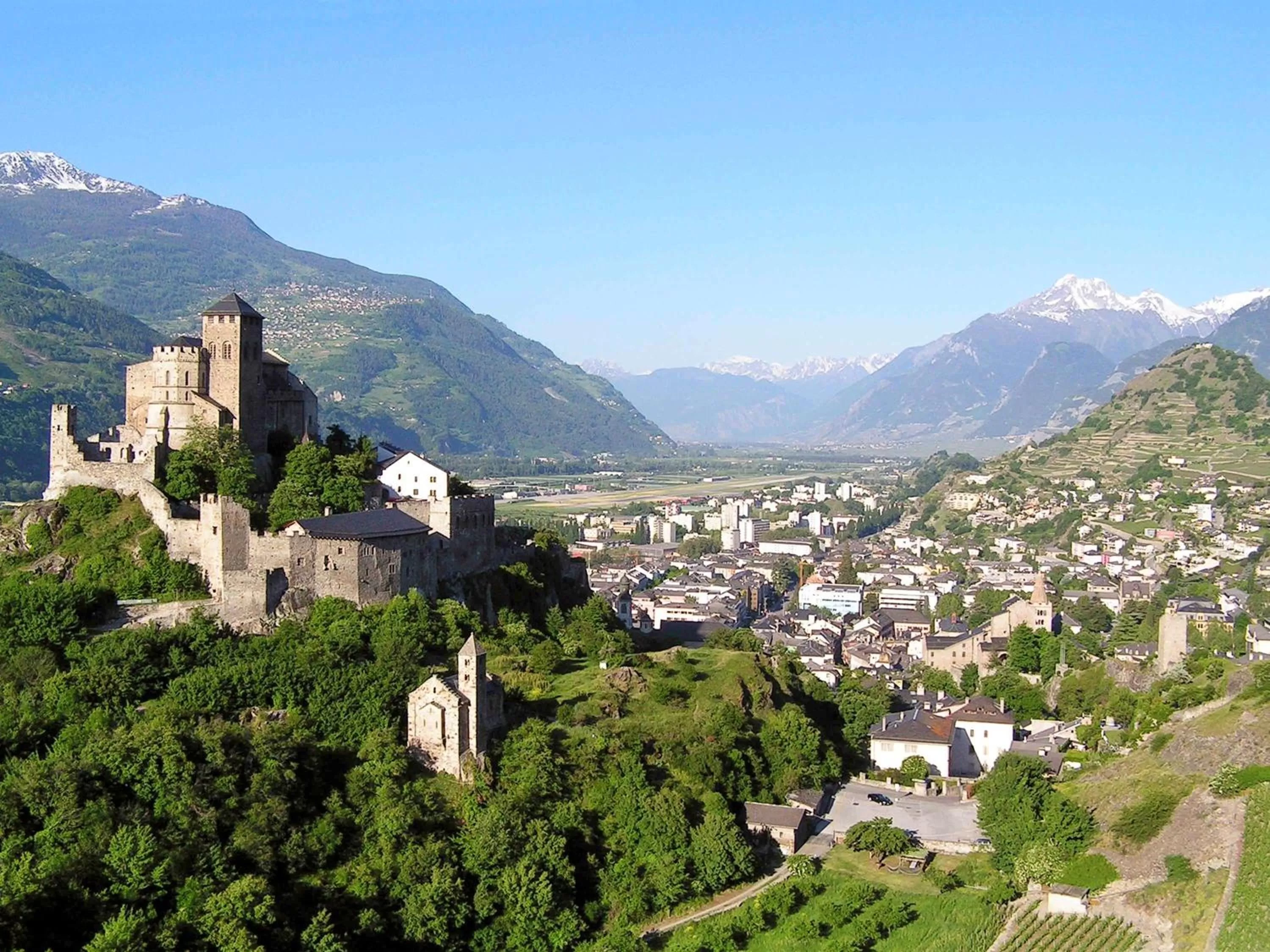 Property building in Ibis Sion