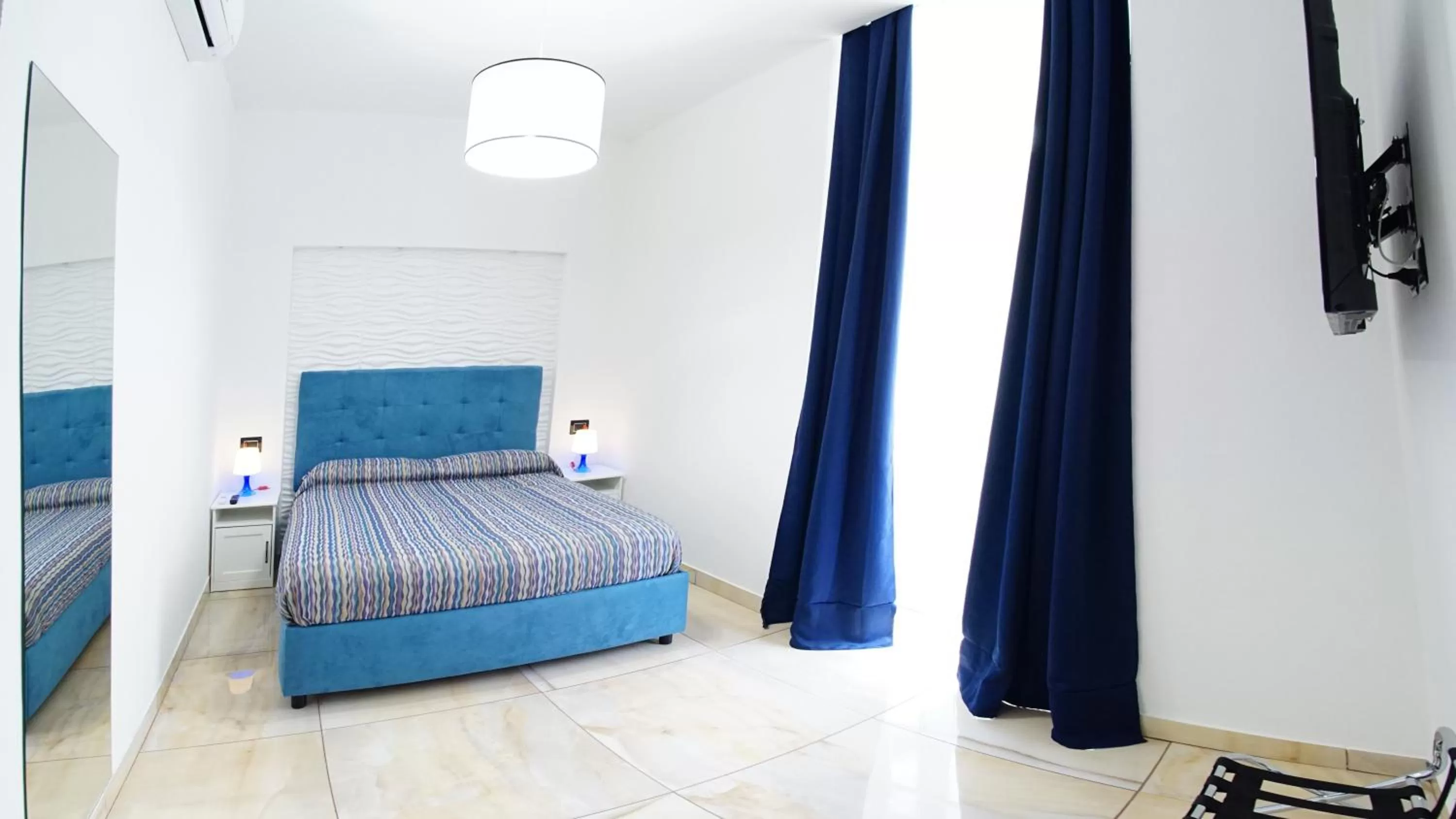 Bedroom, Bed in Beverello Suite