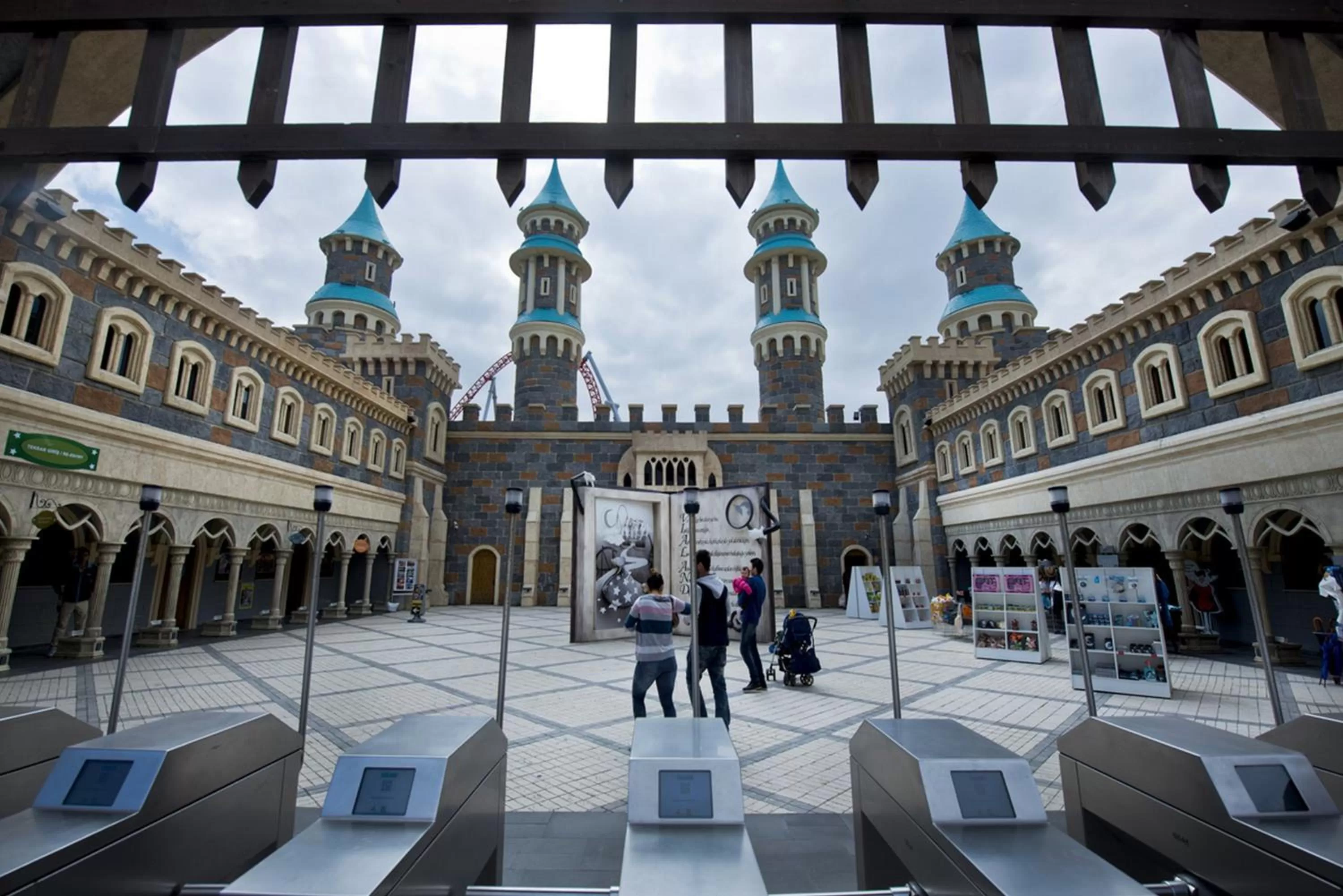 Area and facilities in Vialand Palace Hotel