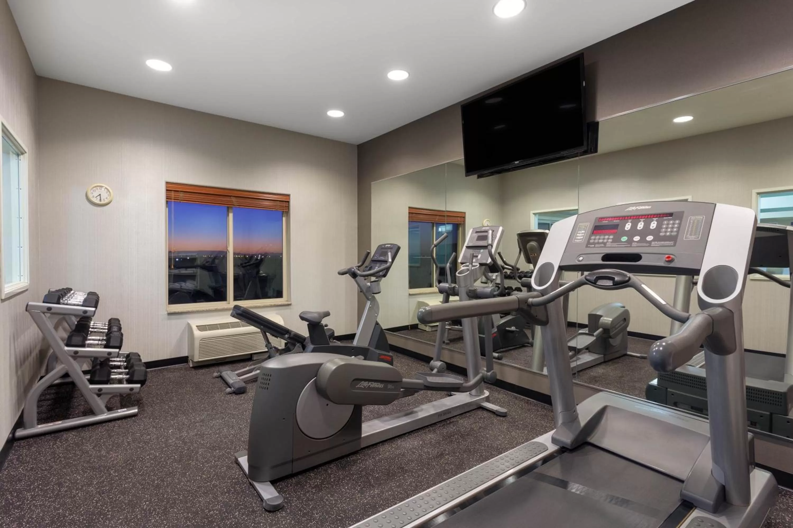 Fitness centre/facilities in Wingate by Wyndham Moses Lake