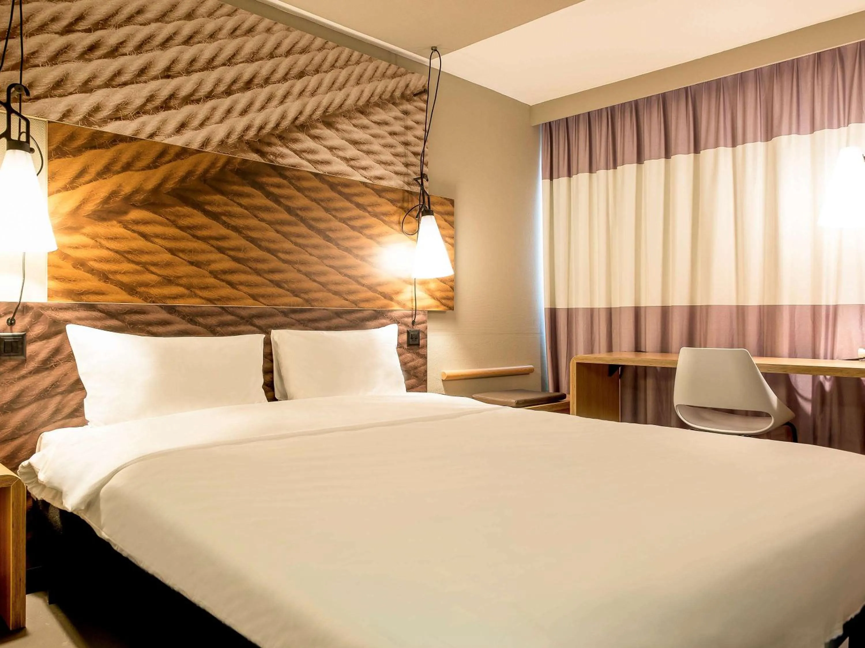 Photo of the whole room, Bed in ibis Paris Place d’Italie 13ème