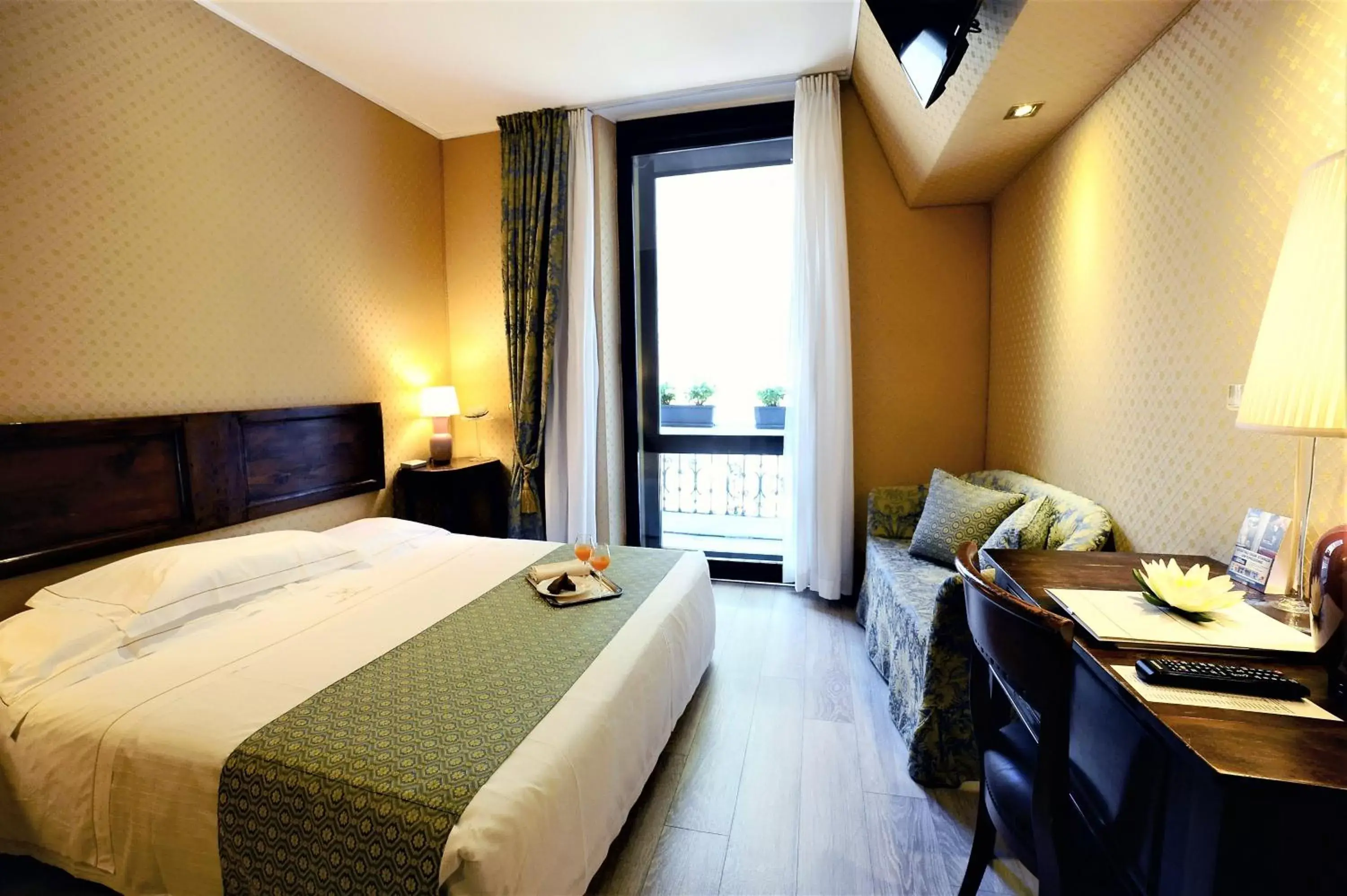 Bedroom in Hotel Pierre Milano