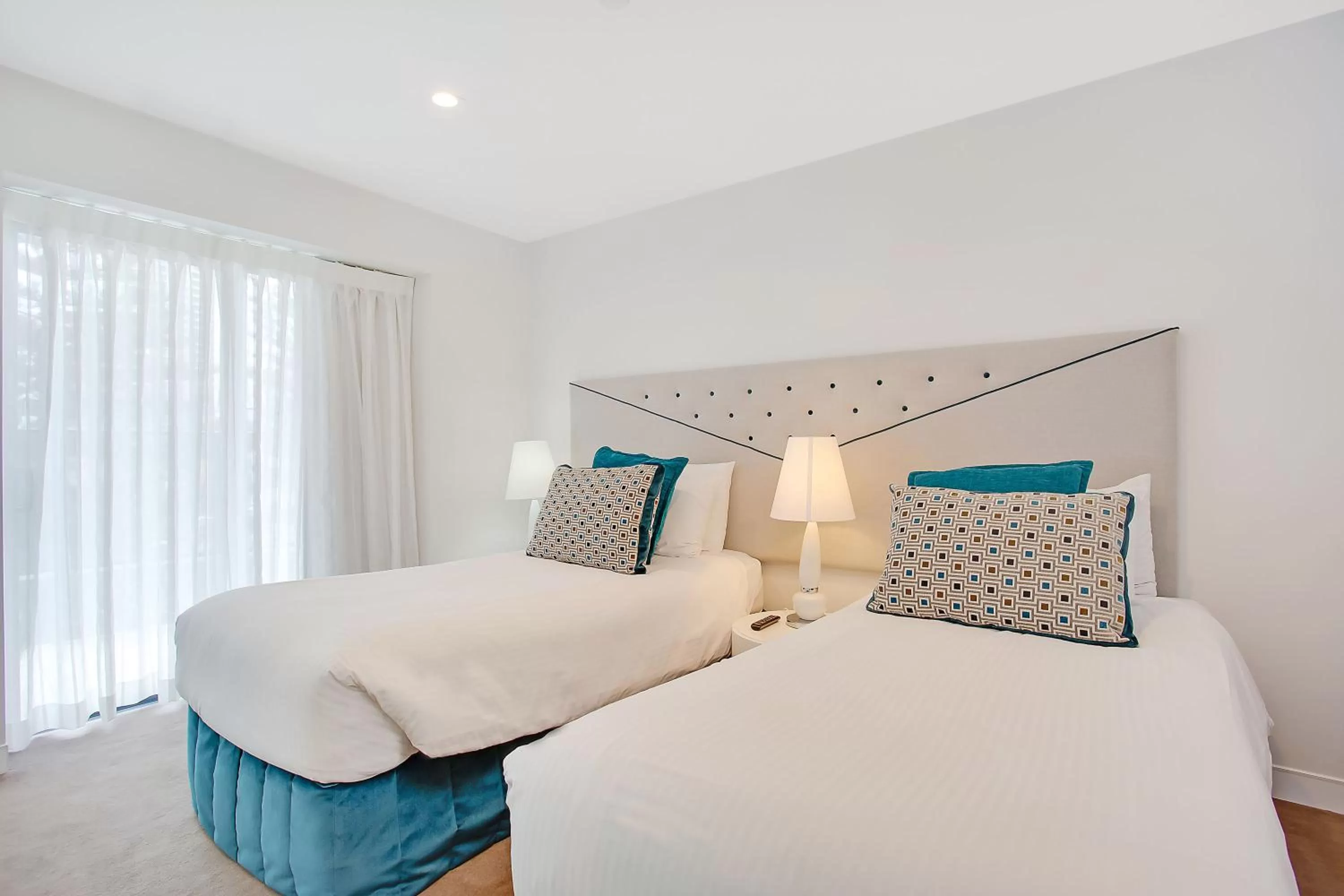 Bedroom, Bed in Peppers Soul Surfers Paradise