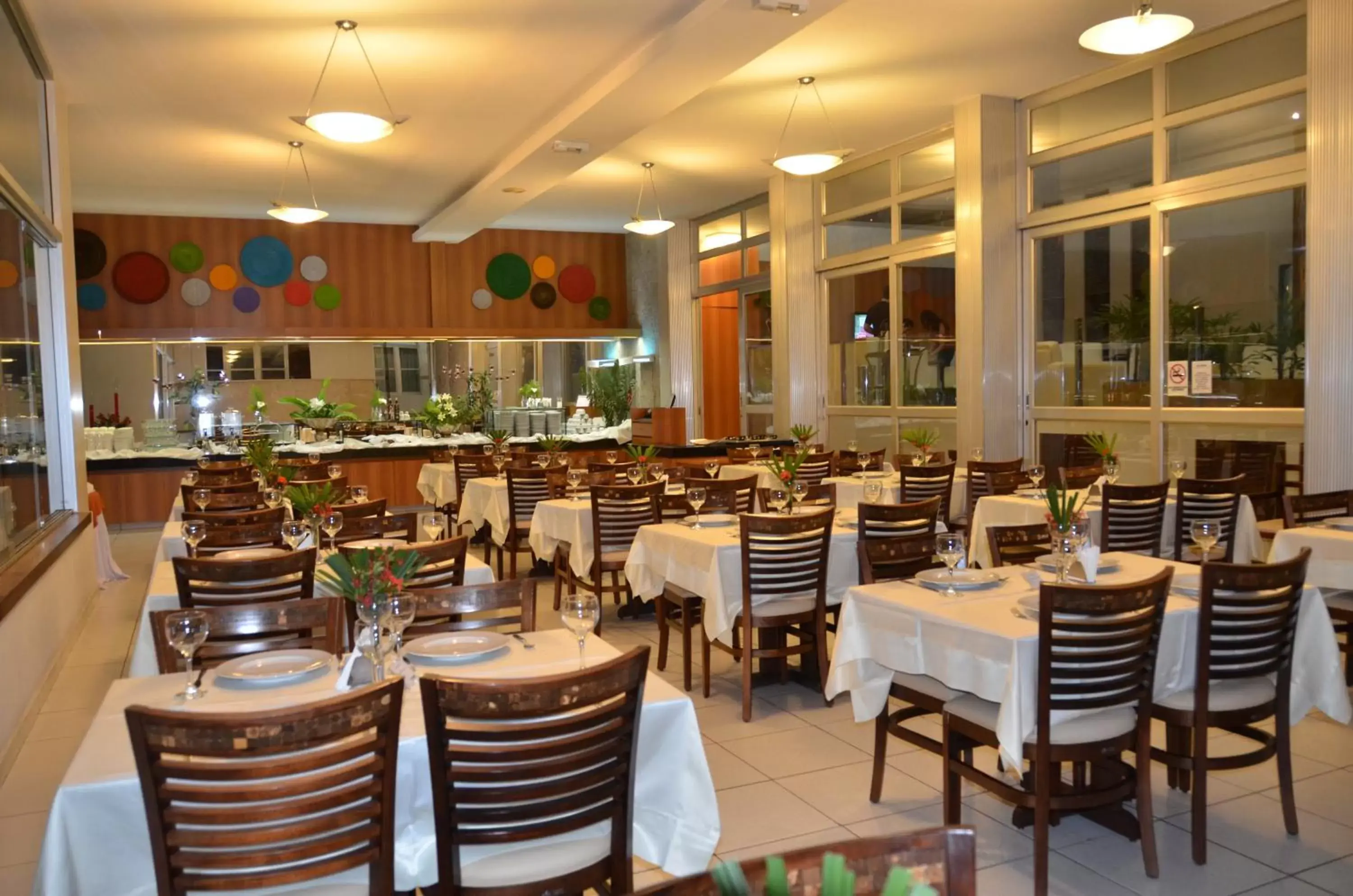 Restaurant/Places to Eat in Arituba Park Hotel