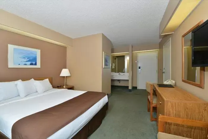 Photo of the whole room in Americas Best Value Inn Kalispell