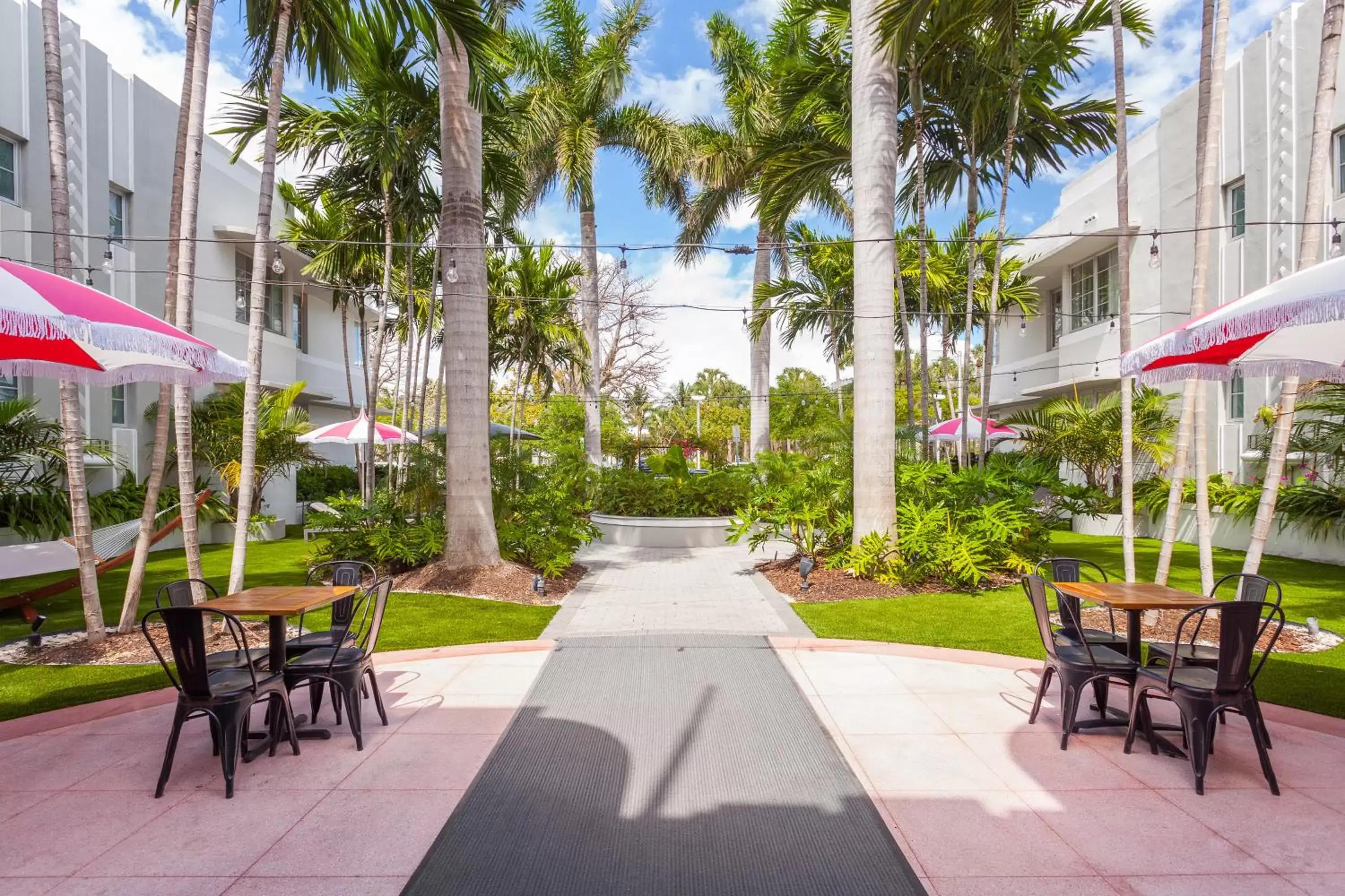 Garden, Restaurant/Places to Eat in South Beach Hotel