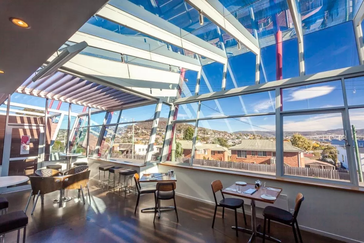 Restaurant/places to eat in Beltana Hotel