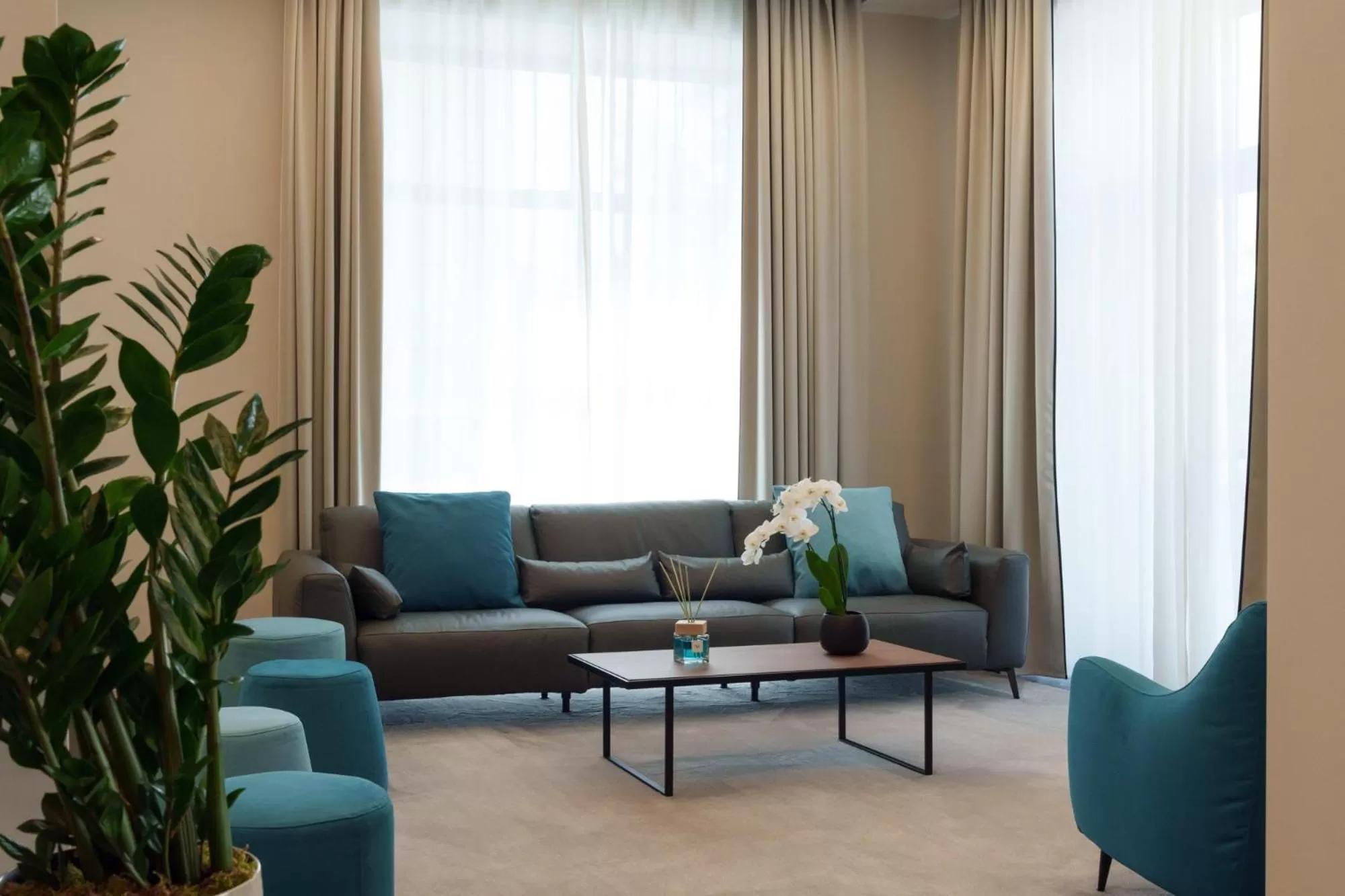 Communal lounge/ TV room in Vi Suites