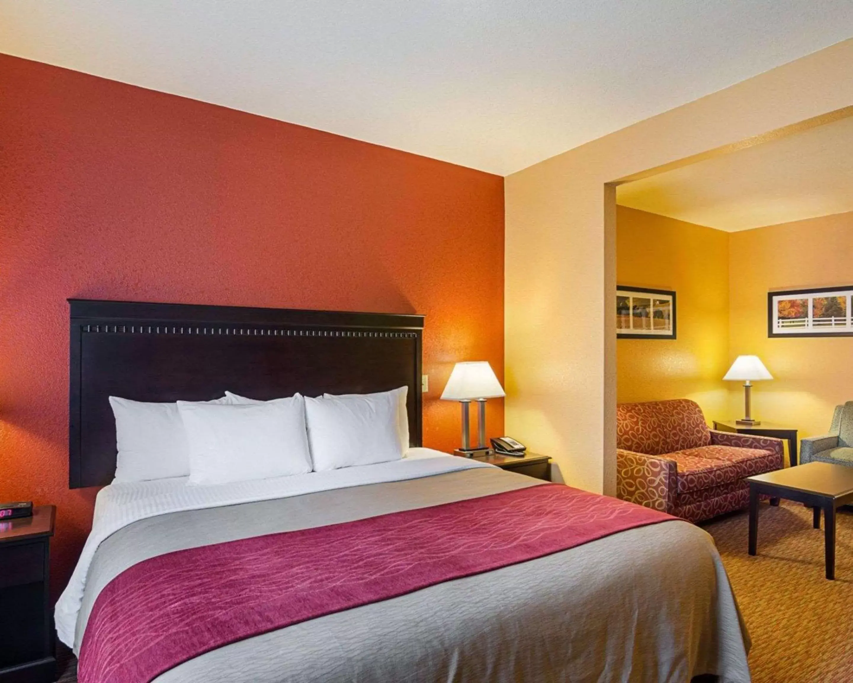 Bedroom, Bed in Comfort Inn & Suites Orange