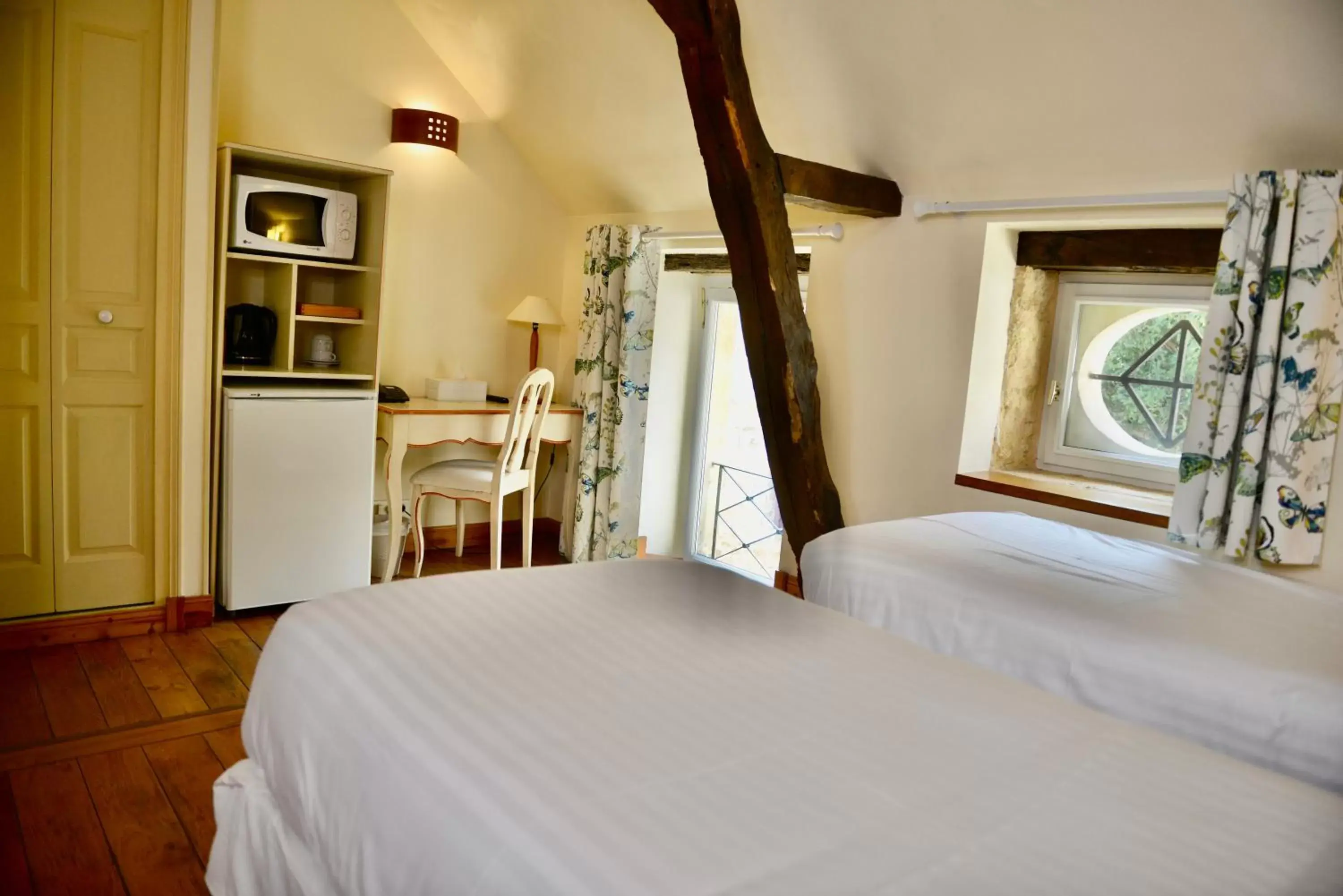 Bedroom, Bed in La Villa des Consuls