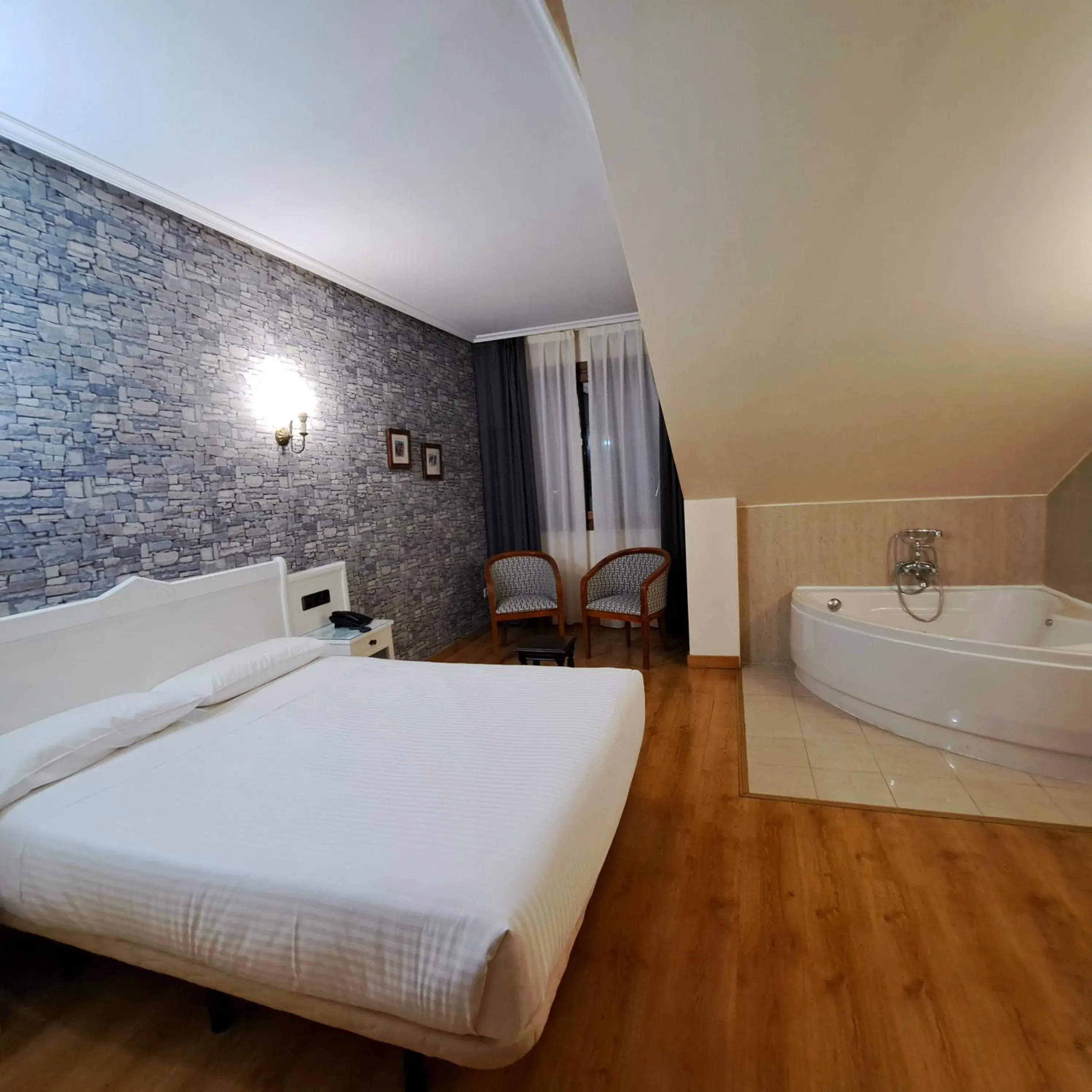 Bed in Hotel Ciudad Cangas de Onis