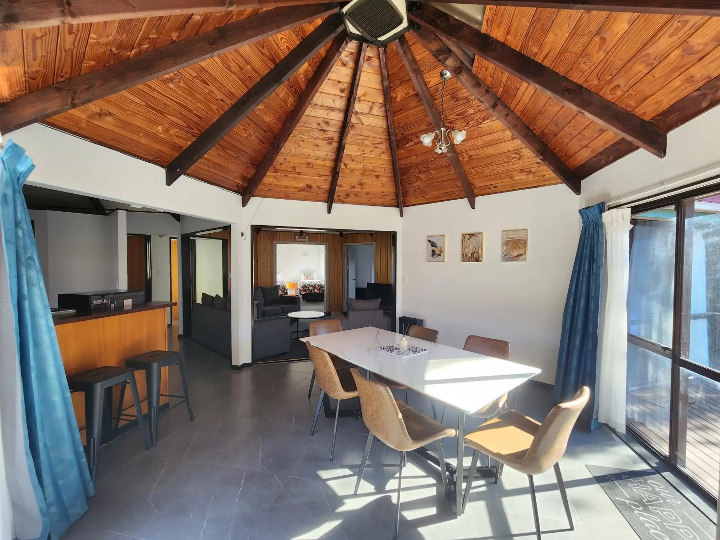 Dining area in PURE Motel & Pure Guest House