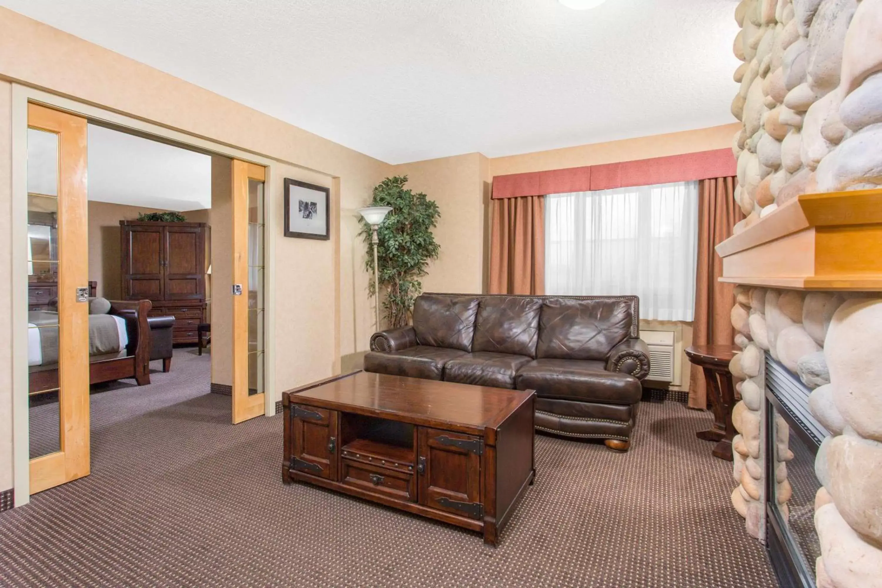 Photo of the whole room, Seating Area in Canmore Inn & Suites