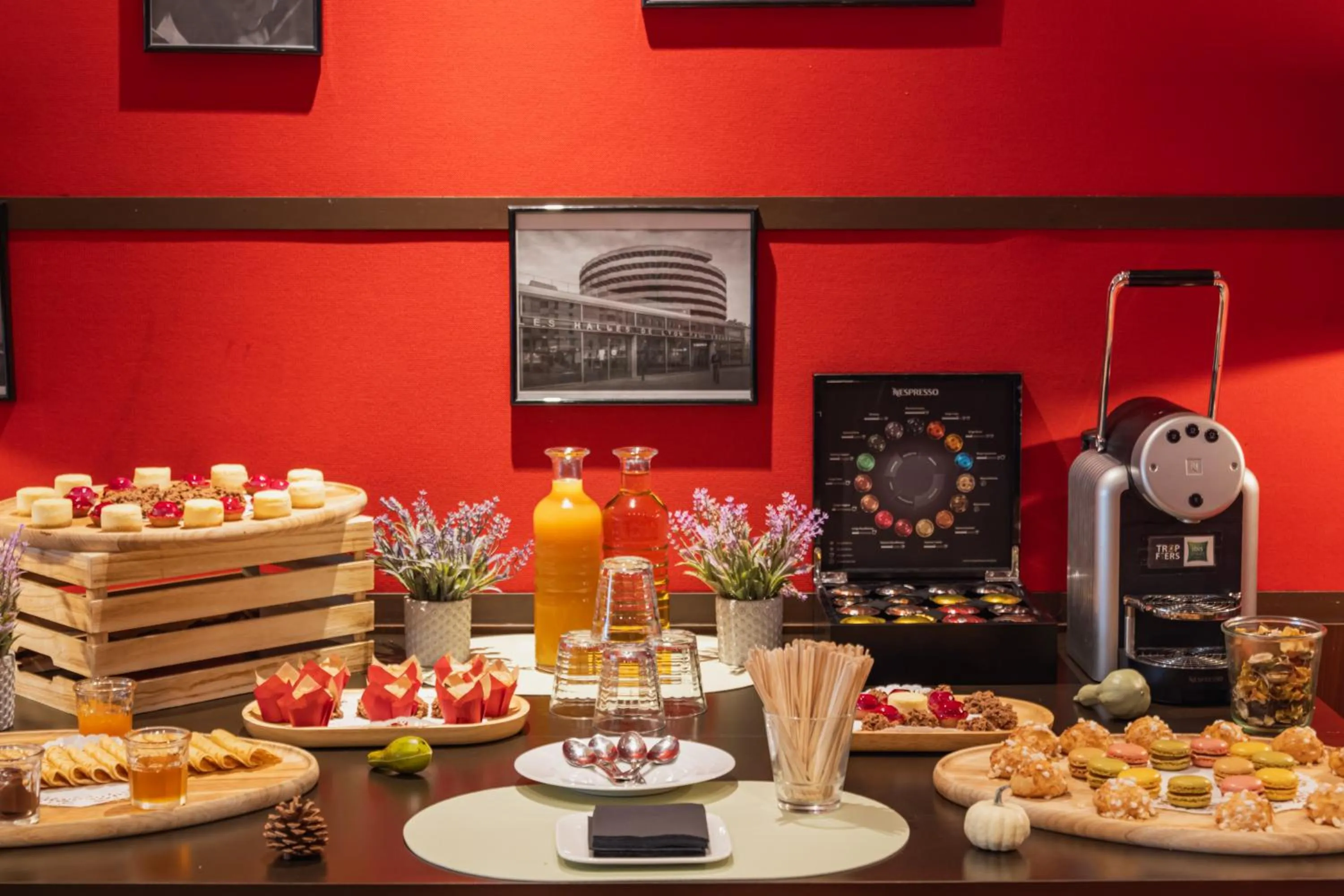 Buffet breakfast in ibis Styles Lyon Sud Vienne